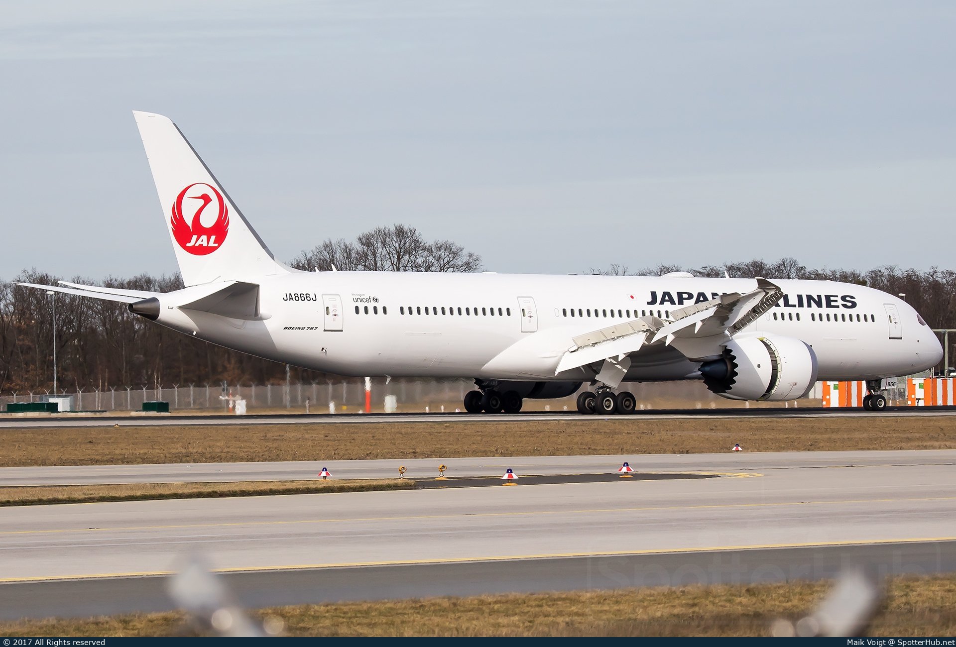 Photo of JA866J - Boeing 787-9 Dreamliner operated by Japan Airlines