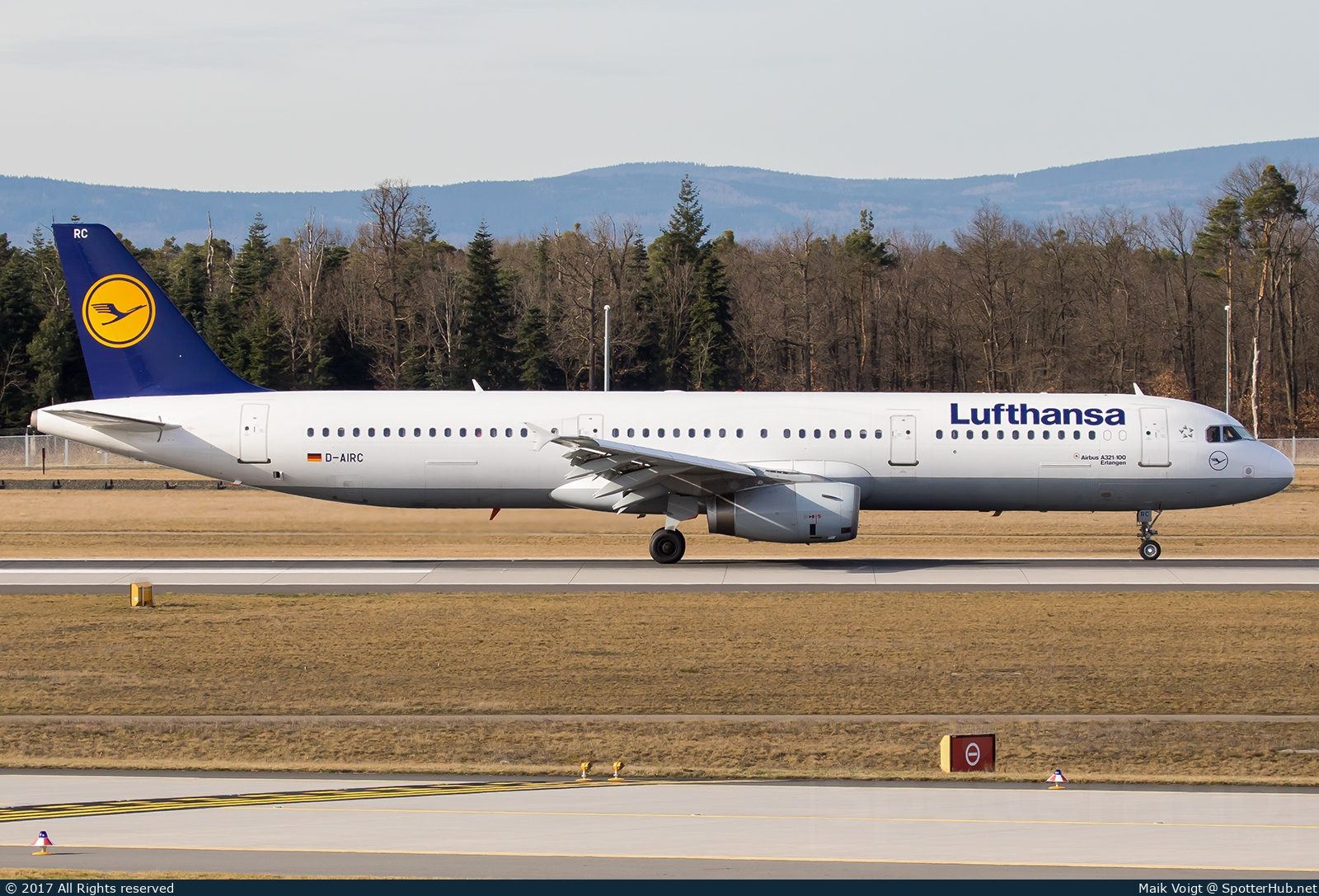 Photo of D-AIRC - Airbus A321-131 operated by Lufthansa