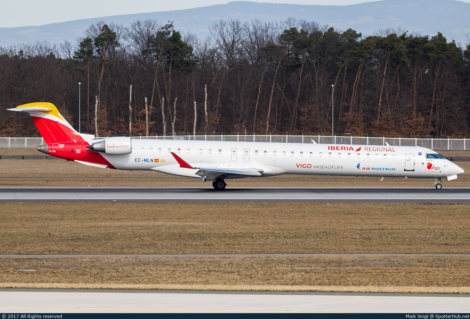 Photo of EC-MLN - Bombardier CRJ-1000 operated by Iberia Regional (opb Air Nostrum)