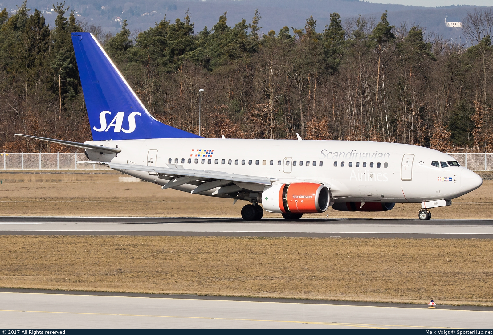 Photo of LN-RRT - Boeing 737-883 operated by SAS Scandinavian Airlines