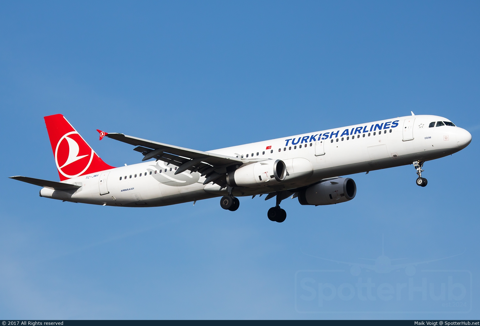 Photo of TC-JMH - Airbus A321-231 operated by Turkish Airlines