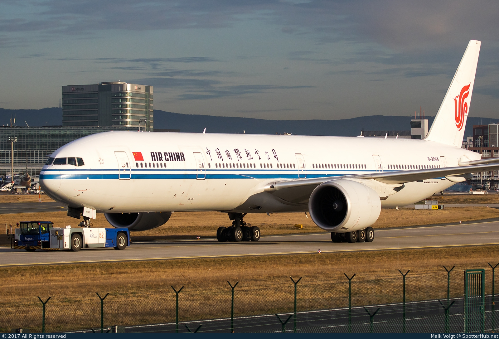 Photo of B-2086 - Boeing 777-39L(ER) operated by Air China