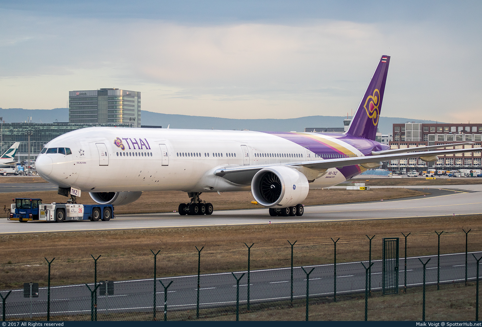 Photo of HS-TKZ - Boeing 777-3D7(ER) operated by Thai Airways International