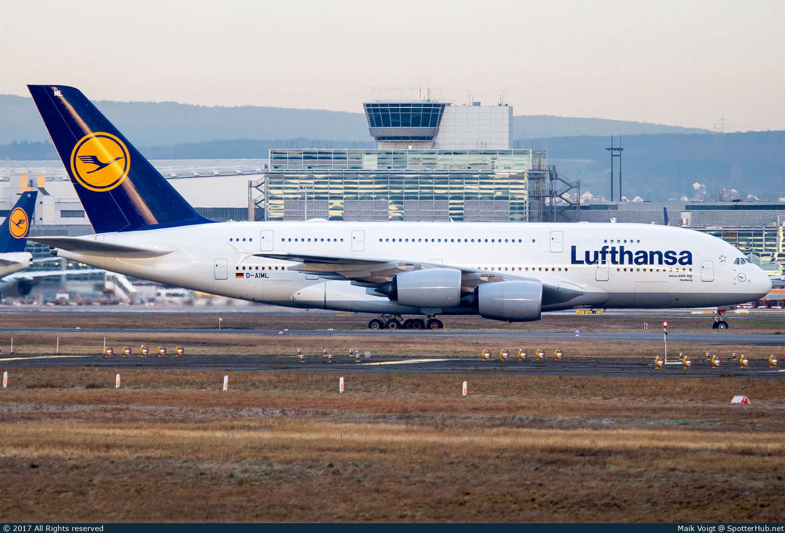 Photo of D-AIML - Airbus A380-841 operated by Lufthansa