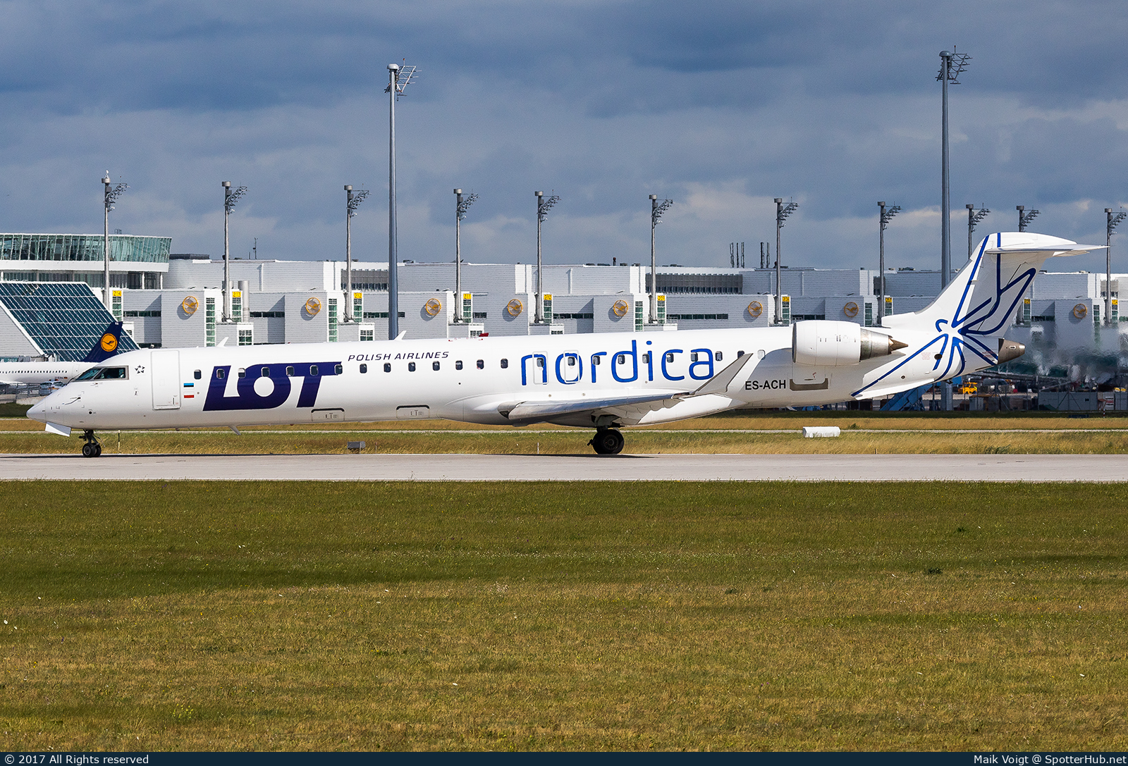Photo of ES-ACH - Bombardier CRJ-900ER operated by LOT Polish Airlines (opb Nordica)
