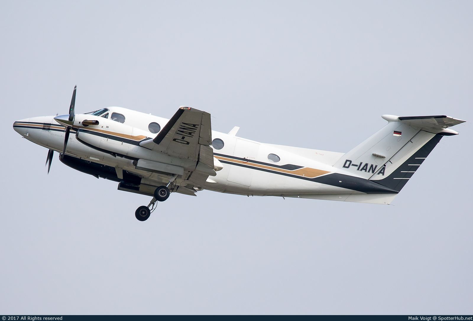 Photo of D-IANA - Beechcraft B200 Super King Air operated by Euro Link
