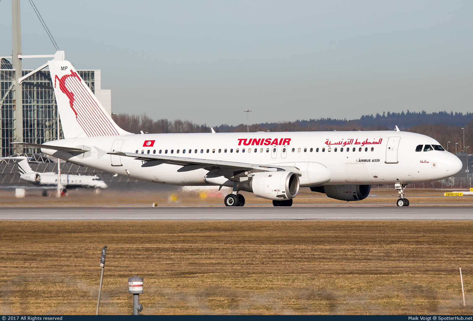 Photo of TS-IMP - Airbus A320-211 operated by Tunisair