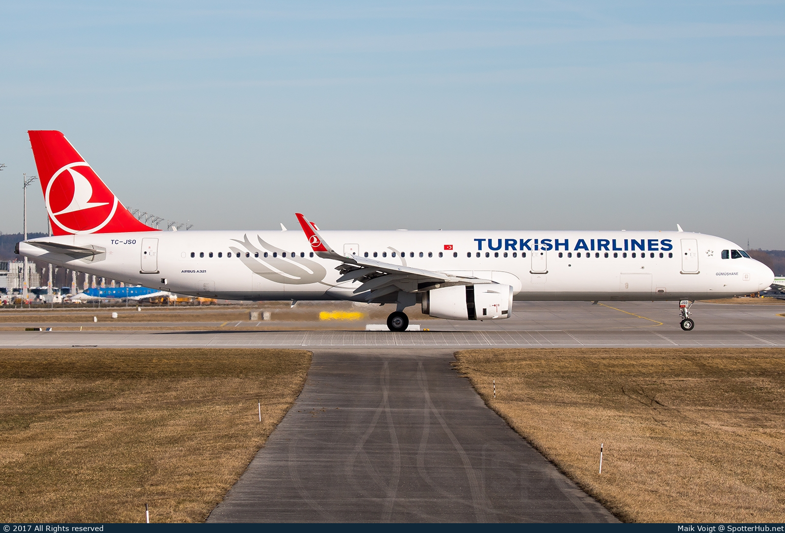 Photo of TC-JSO - Airbus A321-231 operated by Turkish Airlines