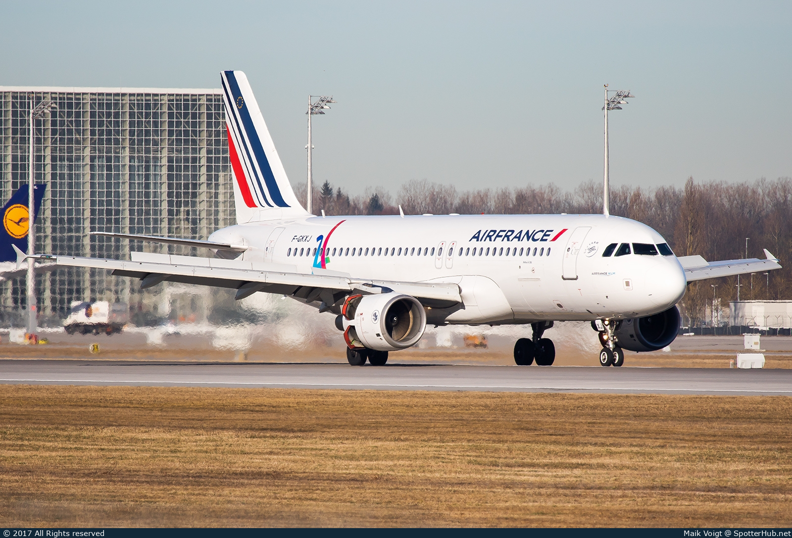 Photo of F-GKXJ - Airbus A320-214 operated by Air France
