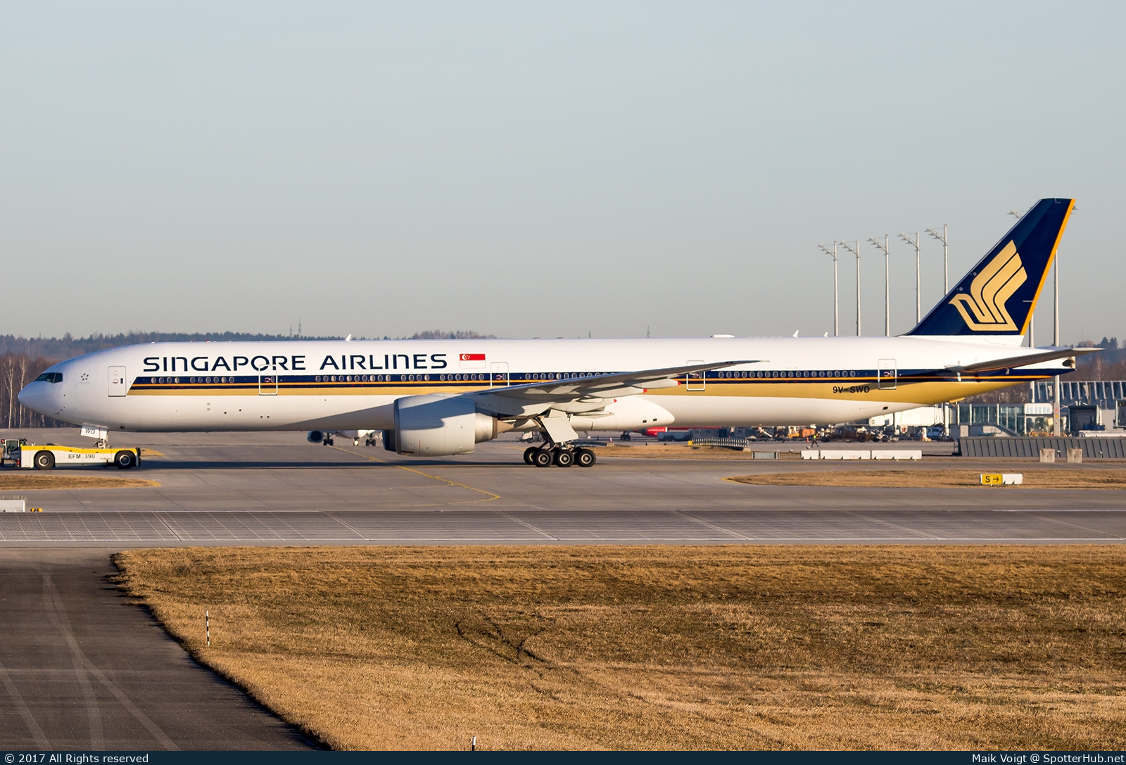 Photo of 9V-SWD - Boeing 777-312(ER) operated by Singapore Airlines