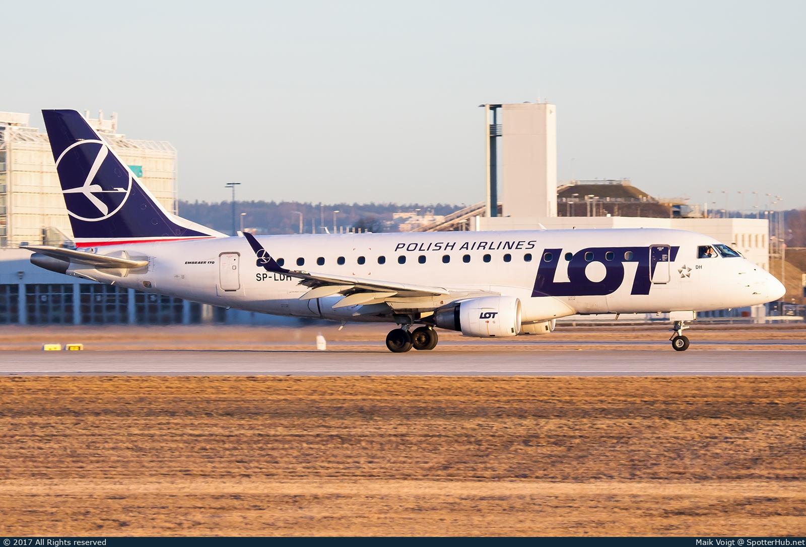 Photo of SP-LDH - Embraer ERJ-170LR operated by LOT Polish Airlines