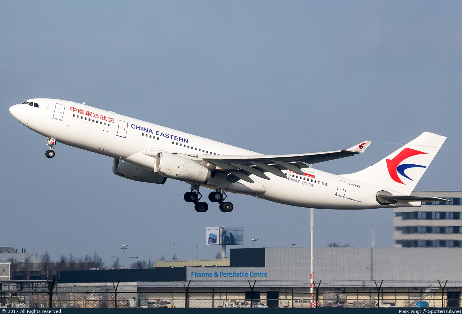 Photo of B-5942 - Airbus A330-243 operated by China Eastern Airlines