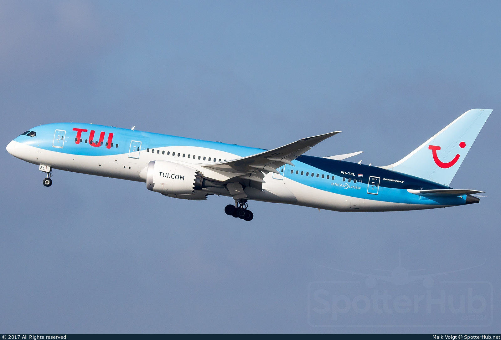 Photo of PH-TFL - Boeing 787-8 Dreamliner operated by TUI Airlines Nederland