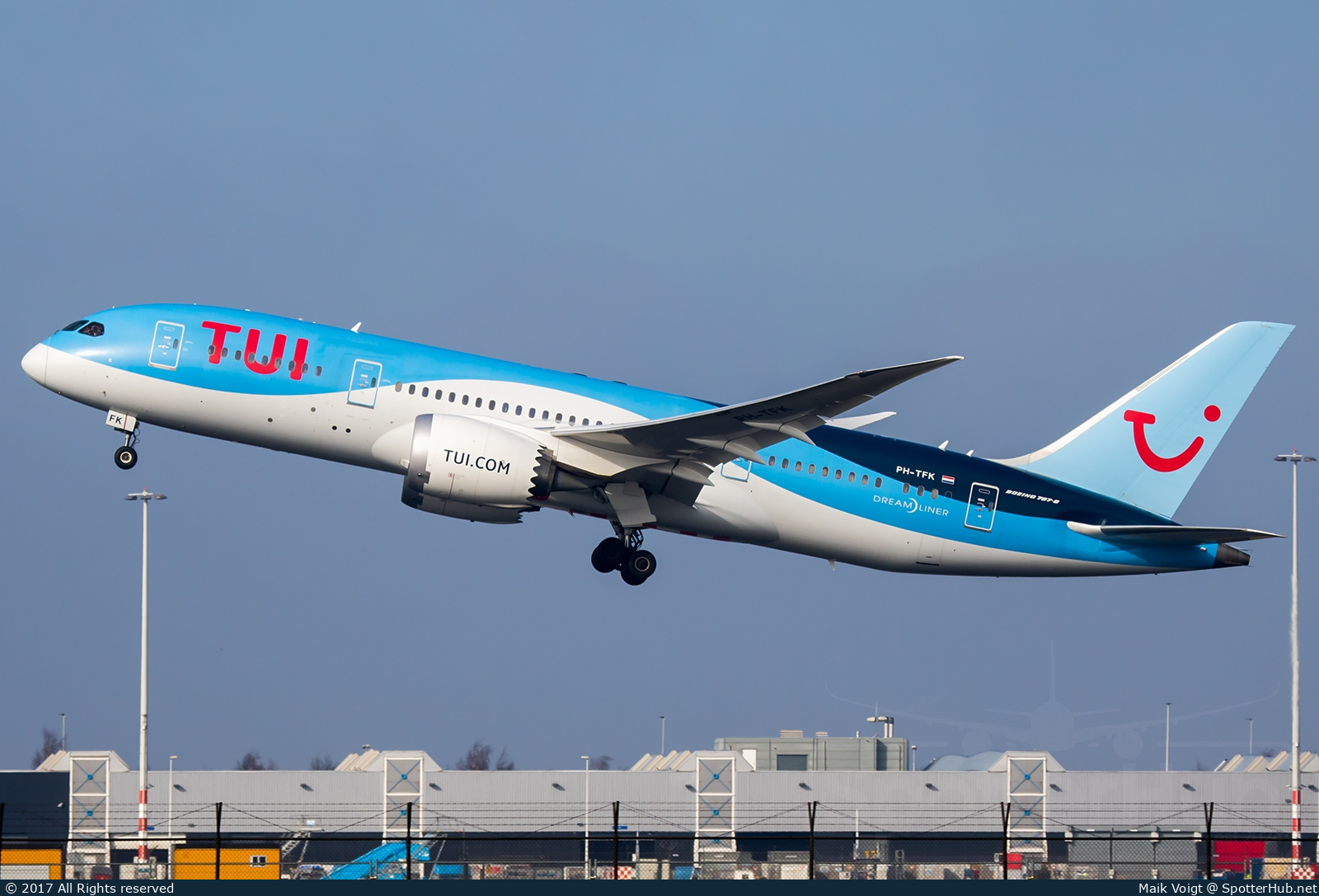 Photo of PH-TFK - Boeing 787-8 Dreamliner operated by TUI Airlines Nederland