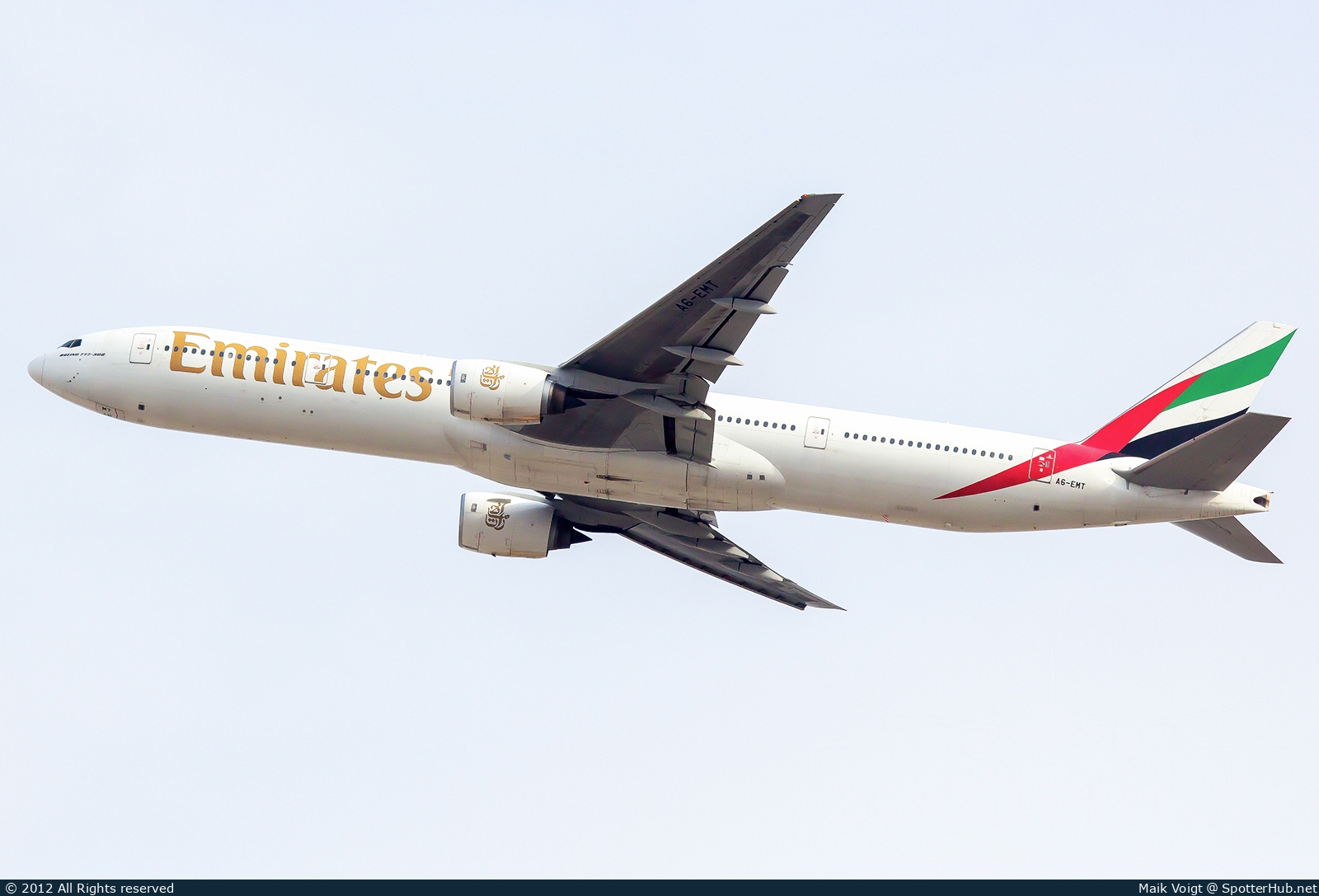 Photo of A6-EMT - Boeing 777-31H operated by Emirates