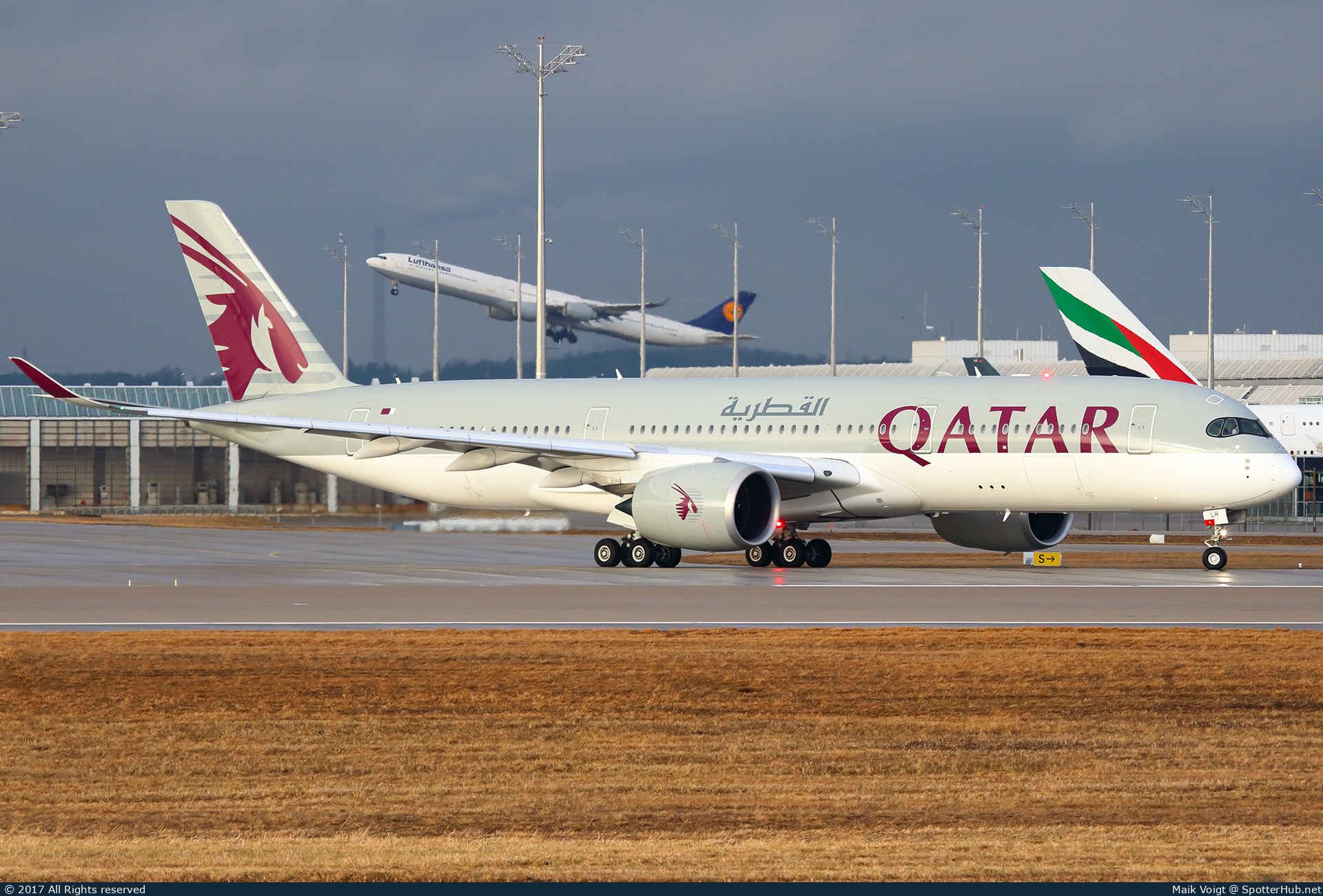 Photo of A7-ALH - Airbus A350-941 operated by Qatar Airways