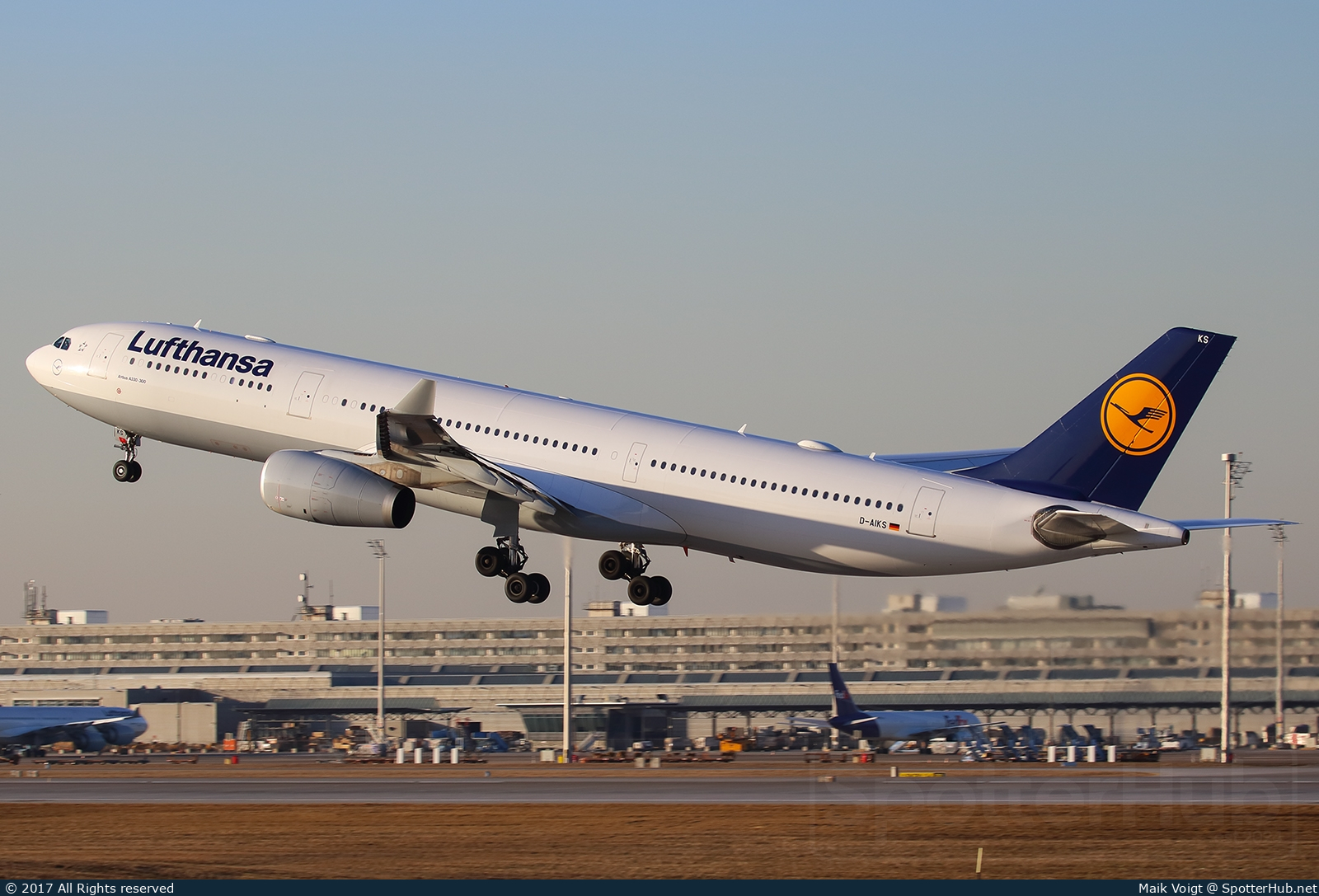 Photo of D-AIKS - Airbus A330-343 operated by Lufthansa