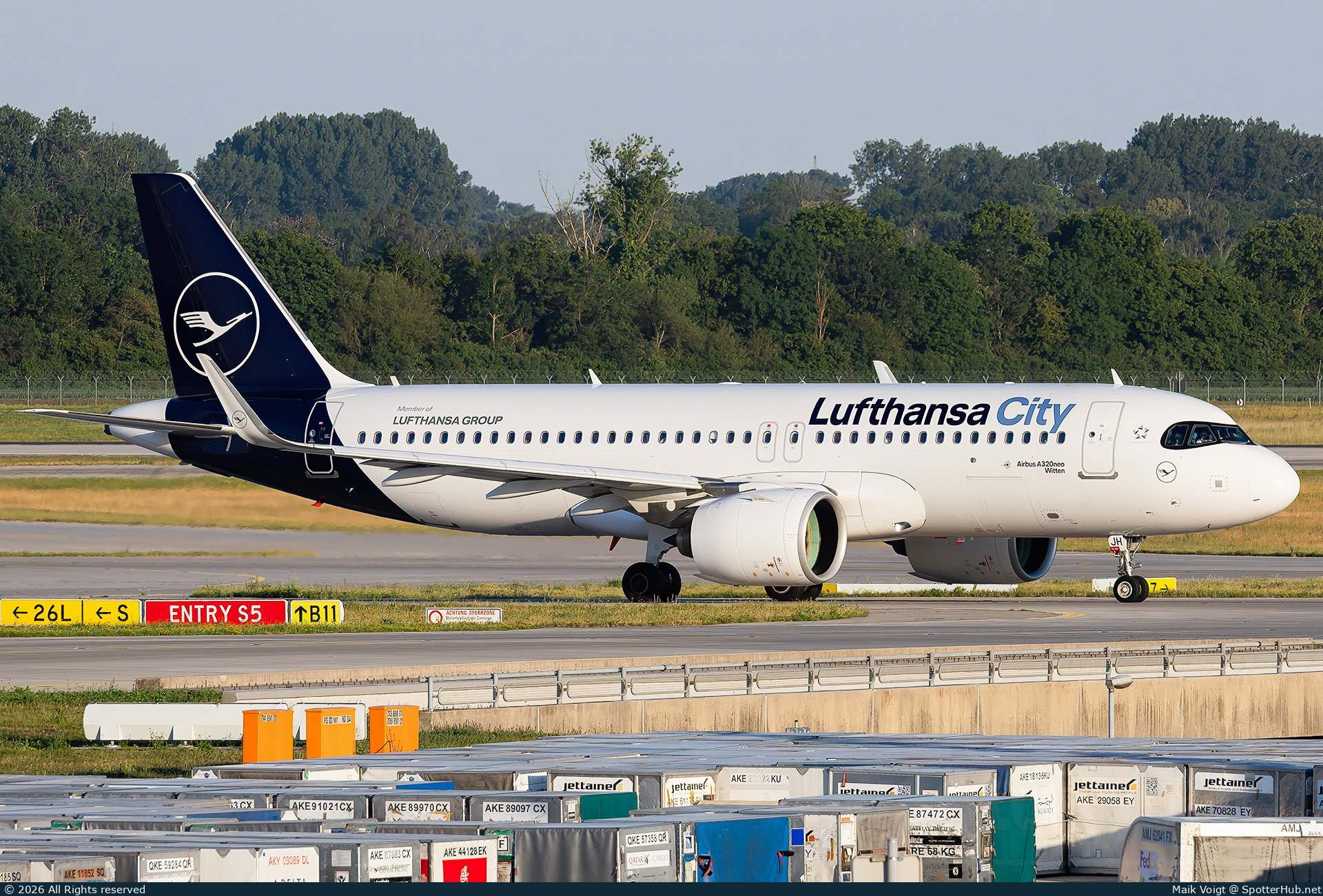 Photo of D-AIJH - Airbus A320-271N operated by Lufthansa City Airlines