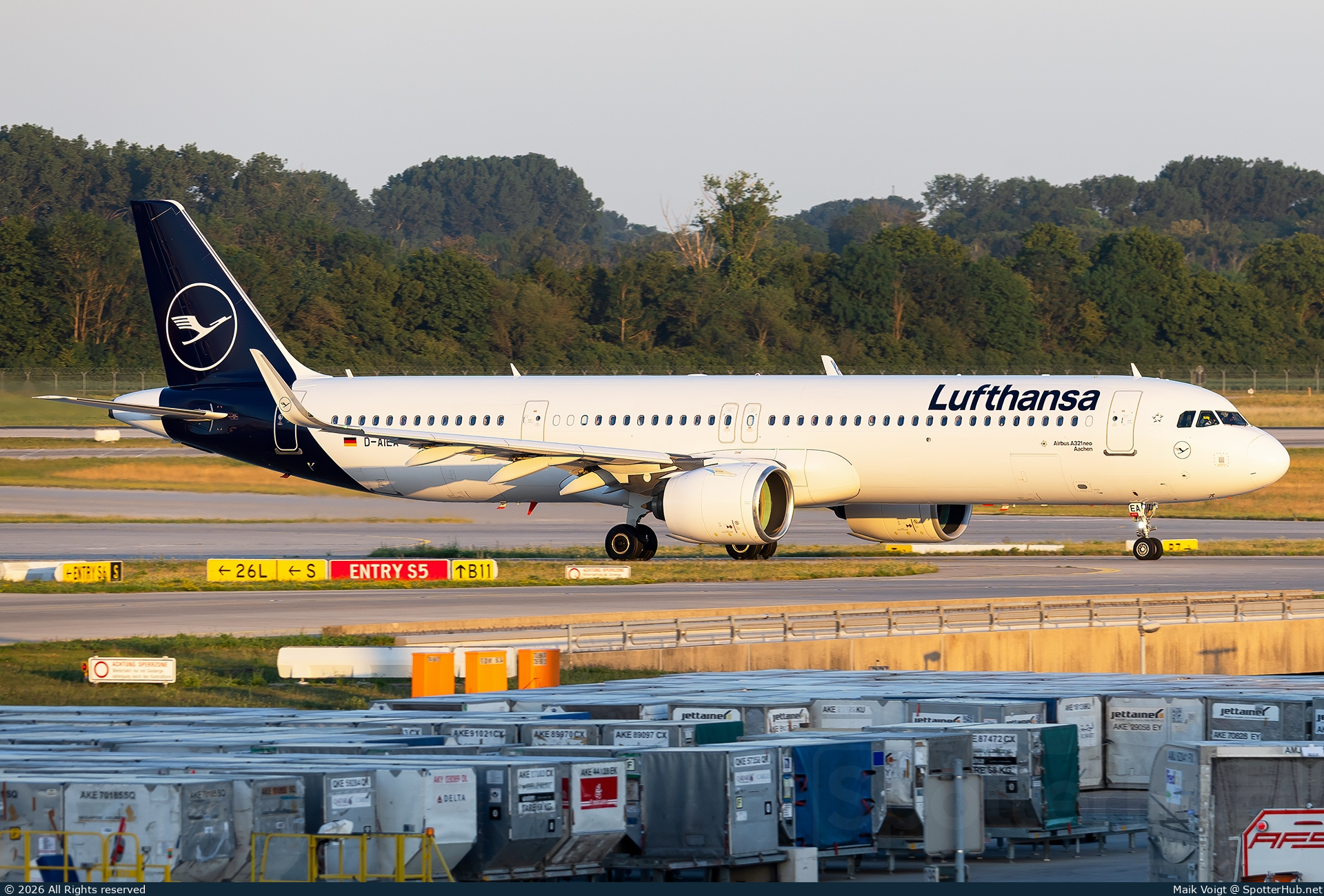 Photo of D-AIEA - Airbus A321-271NX operated by Lufthansa