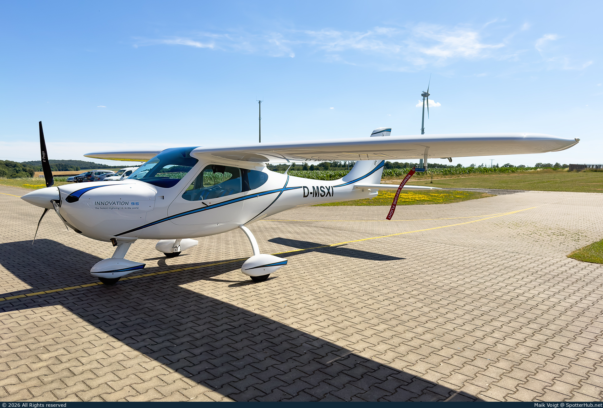 Photo of D-MSXI - EMG Innovation 915 operated by Private