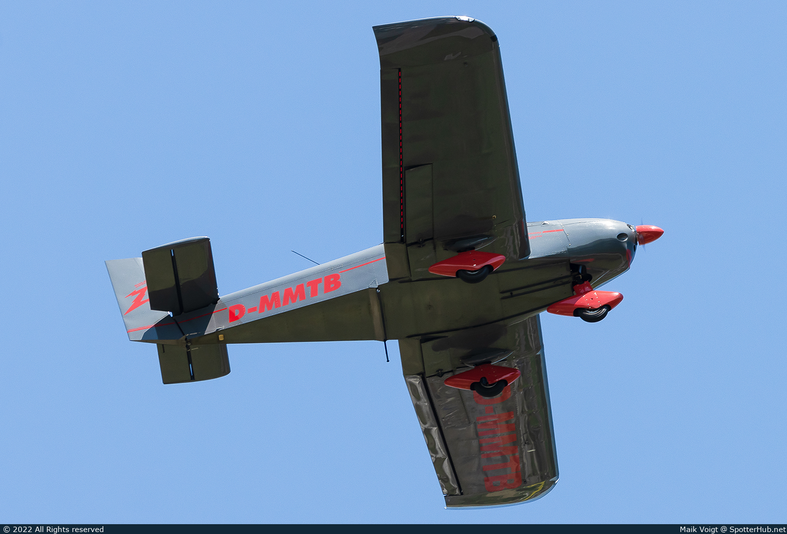 Photo of D-MMTB - Roland Z-602 operated by Private
