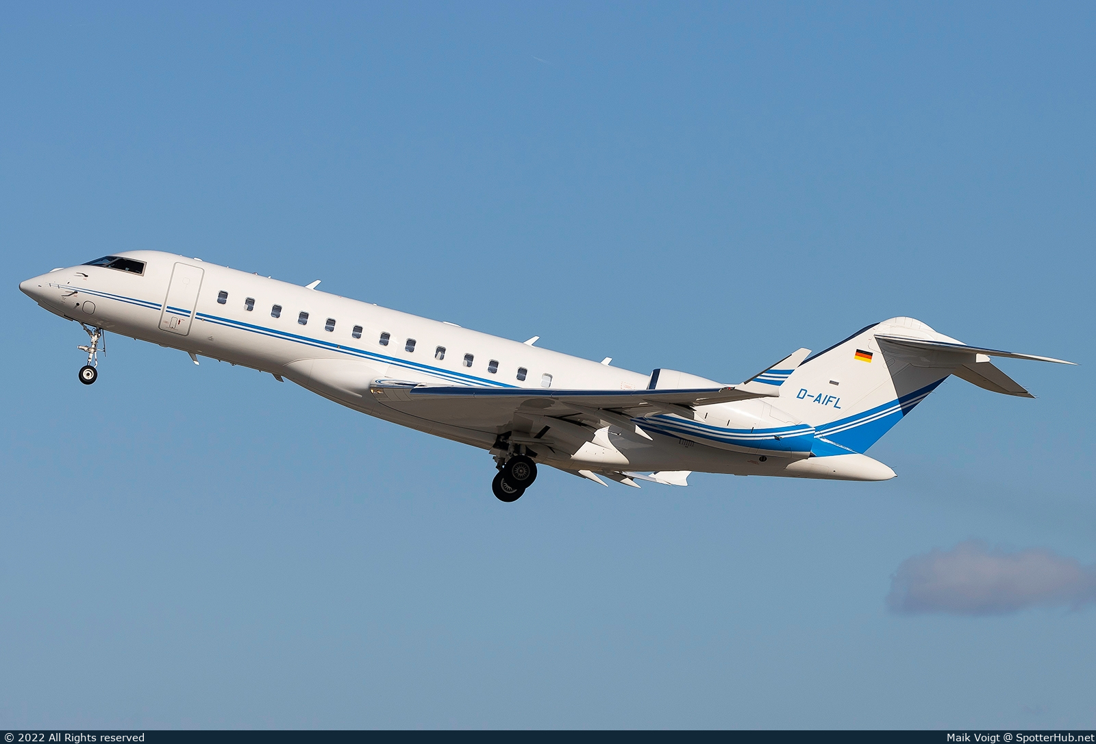 Photo of D-AIFL - Bombardier Global 6000 operated by ACM Air Charter