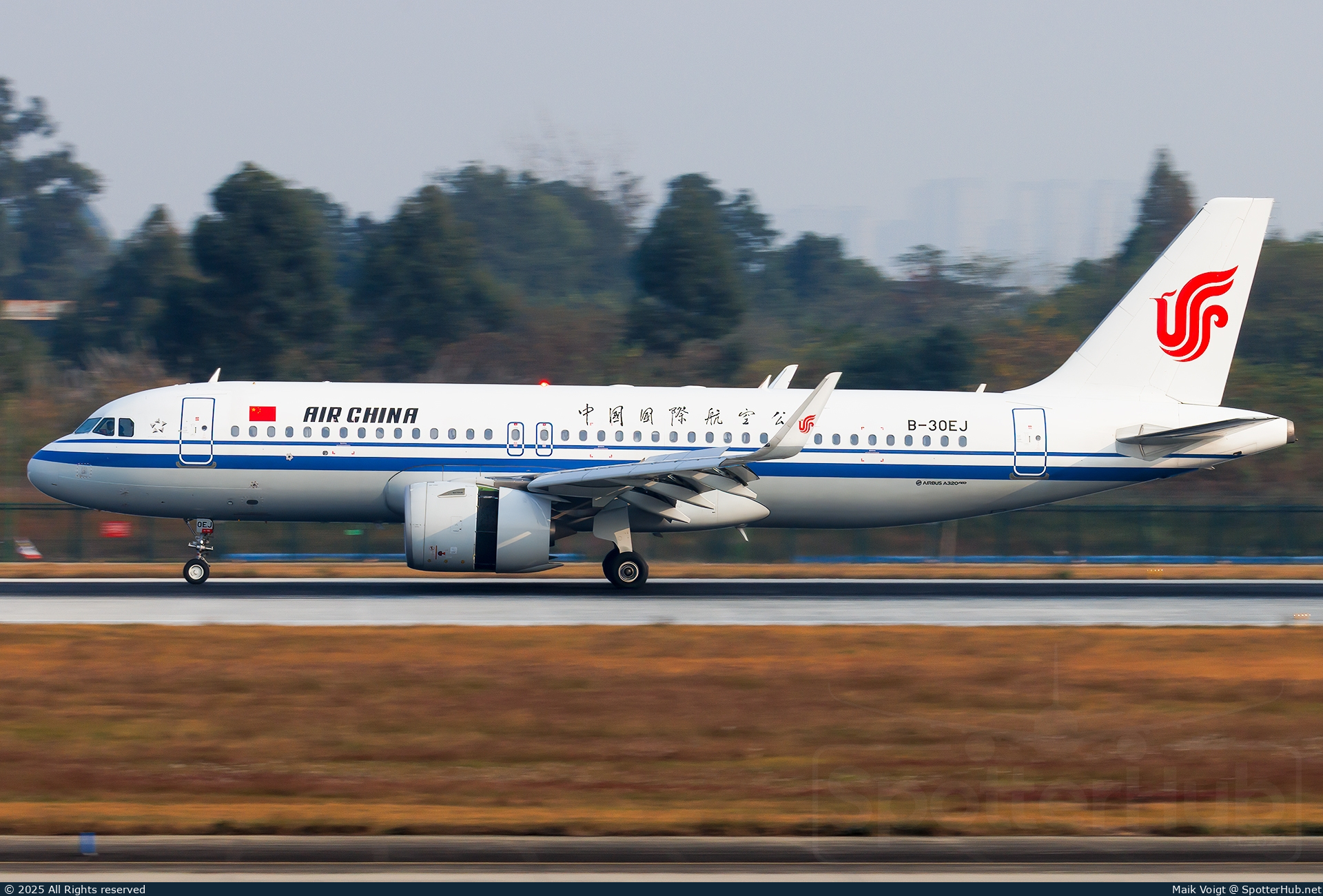 Photo of B-30EJ - Airbus A320-271N operated by Air China