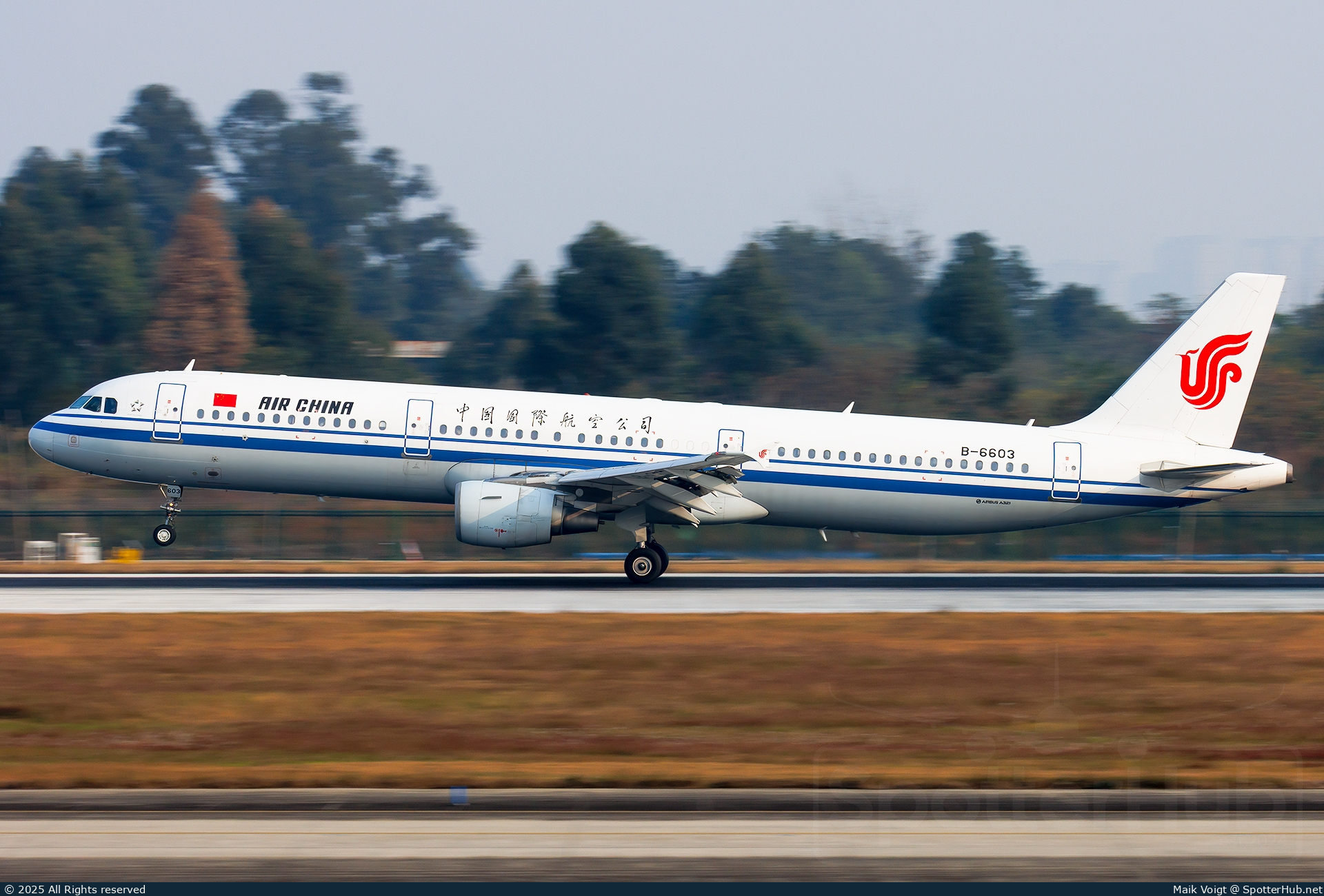 Photo of B-6603 - Airbus A321-213 operated by Air China