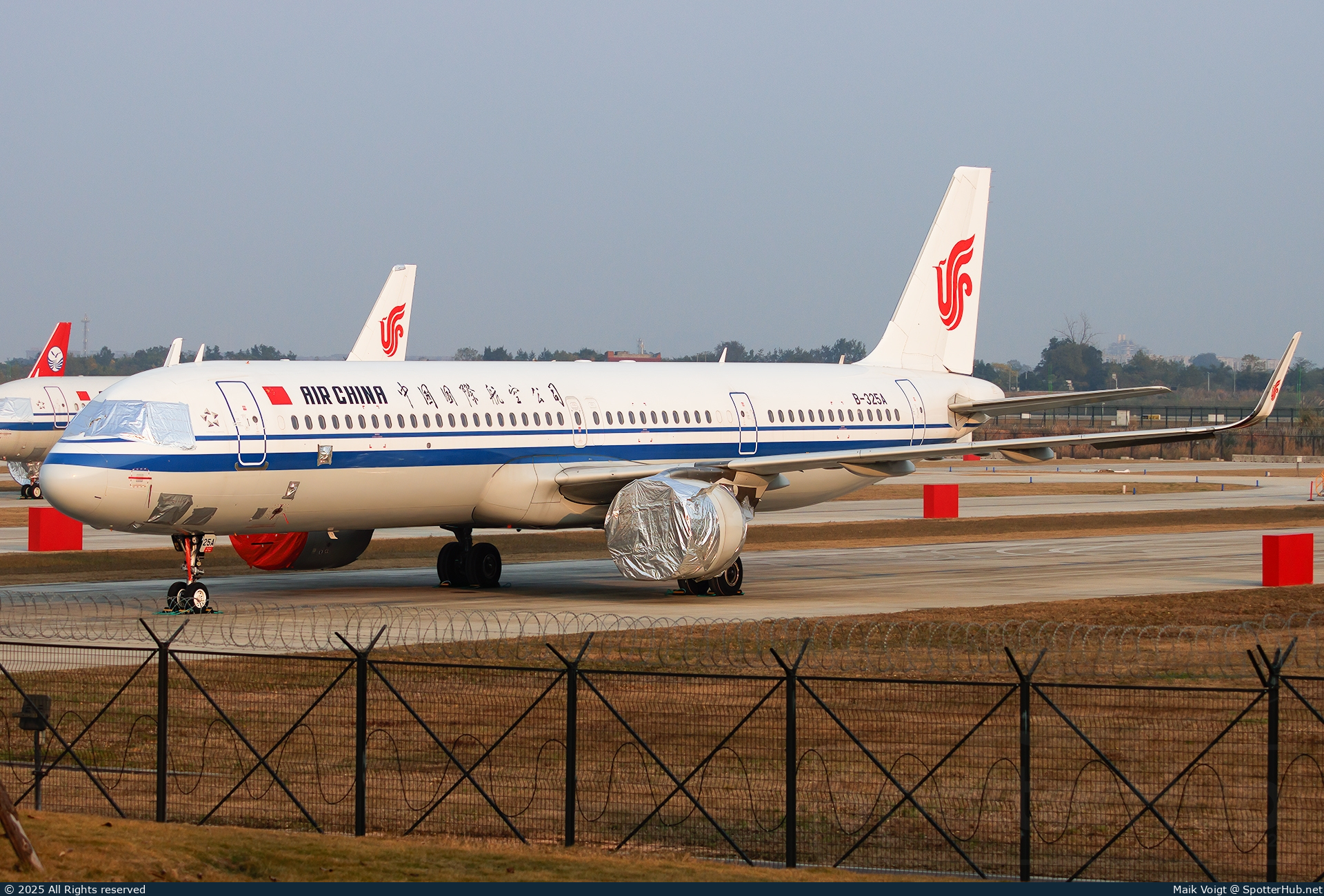 Photo of B-325A - Airbus A321-251NX operated by Air China