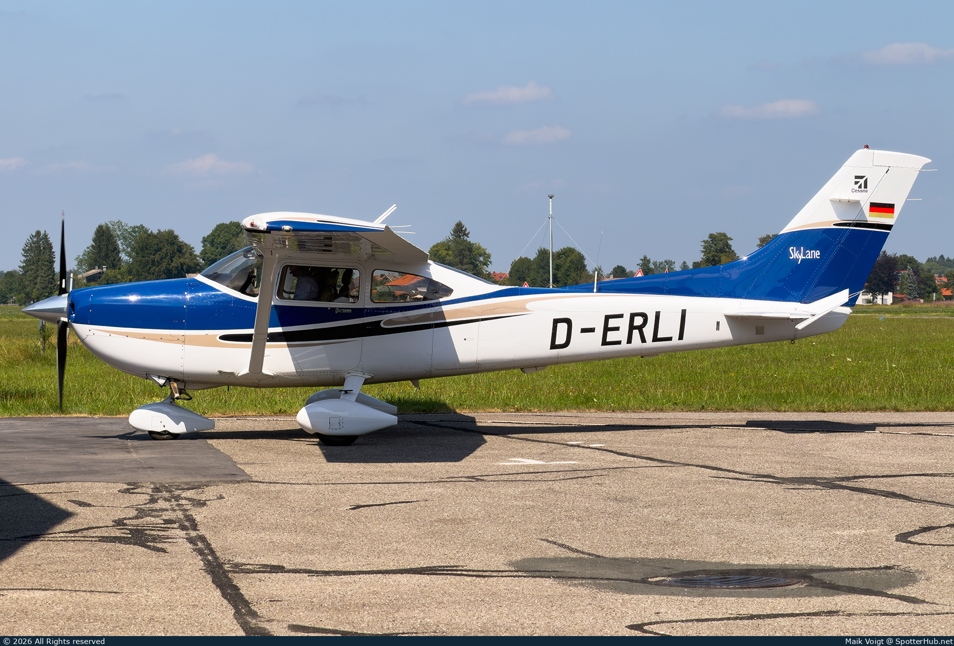 Photo of D-ERLI - Cessna 182T Skylane operated by Motorfliegerclub Warngau
