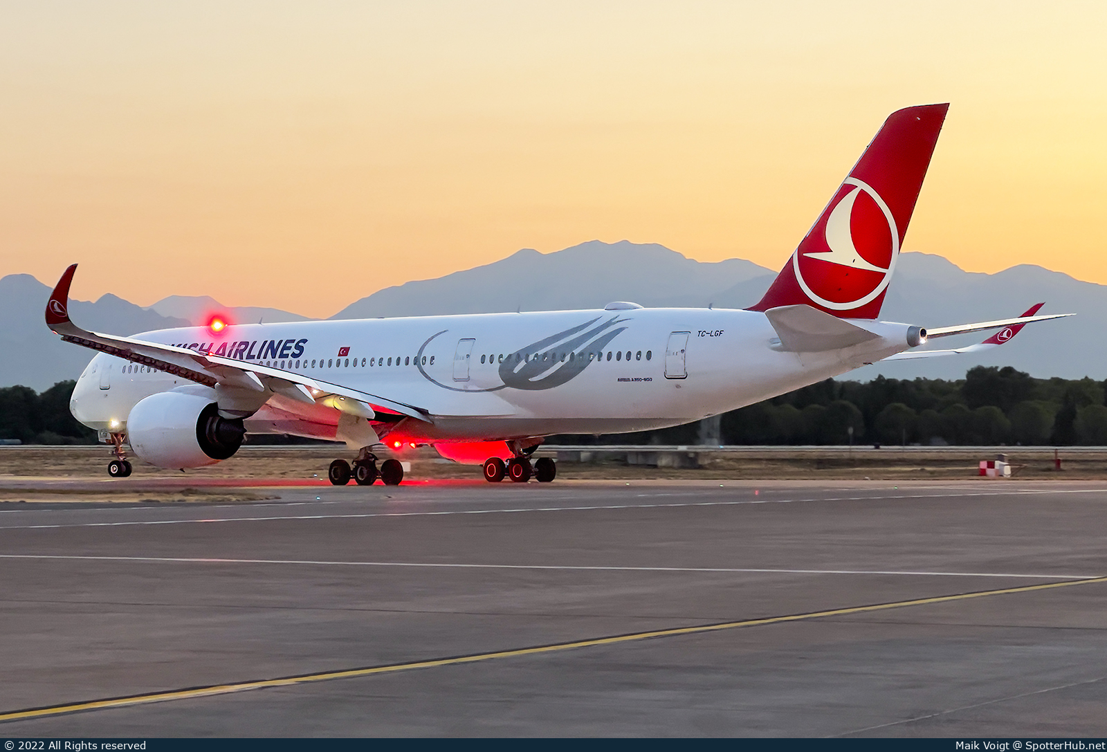Photo of TC-LGF - Airbus A350-941 operated by Turkish Airlines