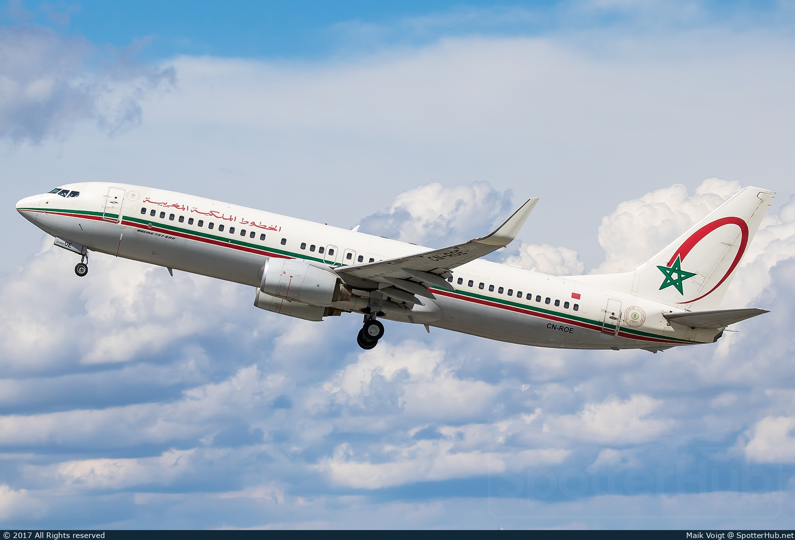Photo of CN-ROE - Boeing 737-8B6 operated by Royal Air Maroc