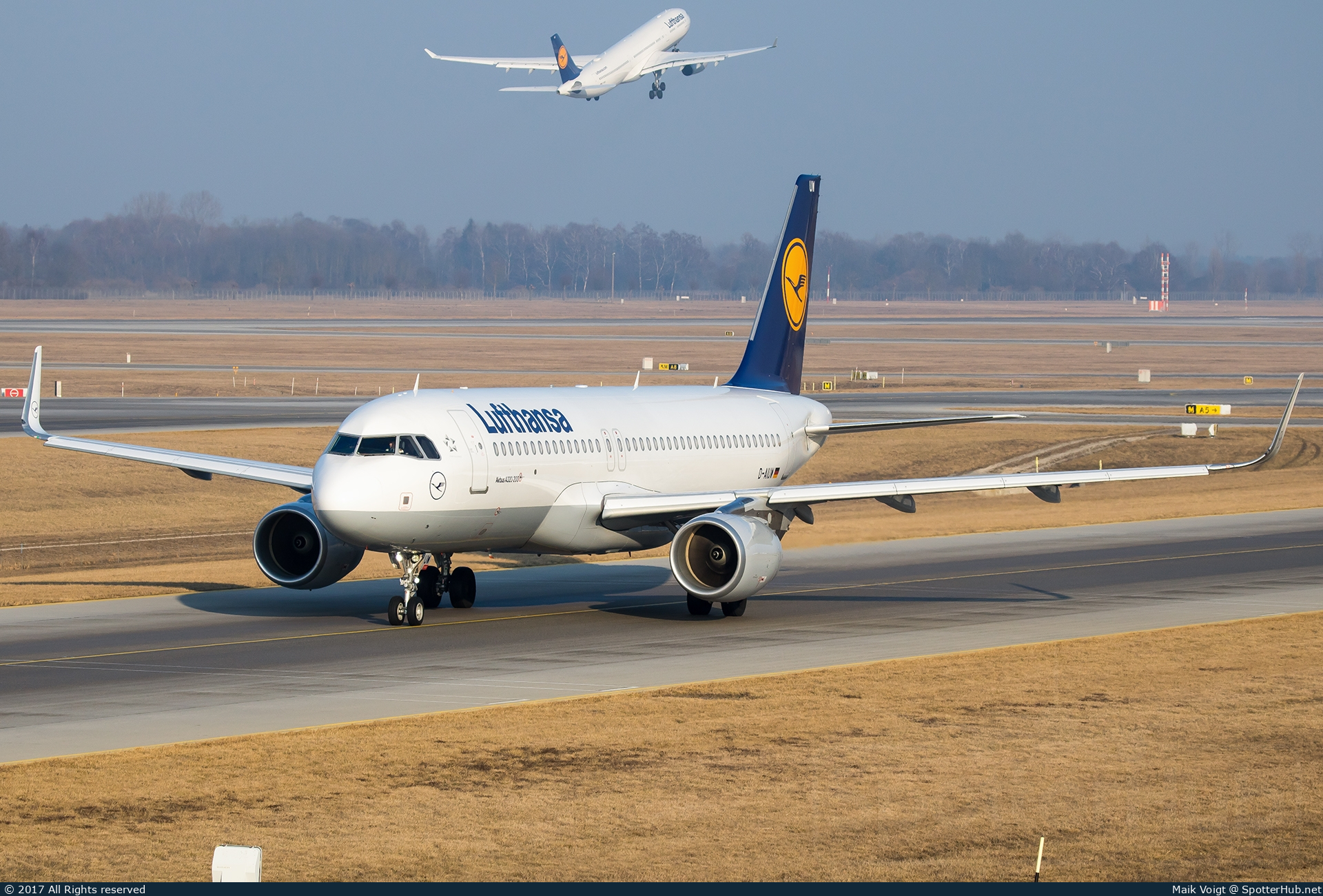 Photo of D-AIUW - Airbus A320-214 operated by Lufthansa