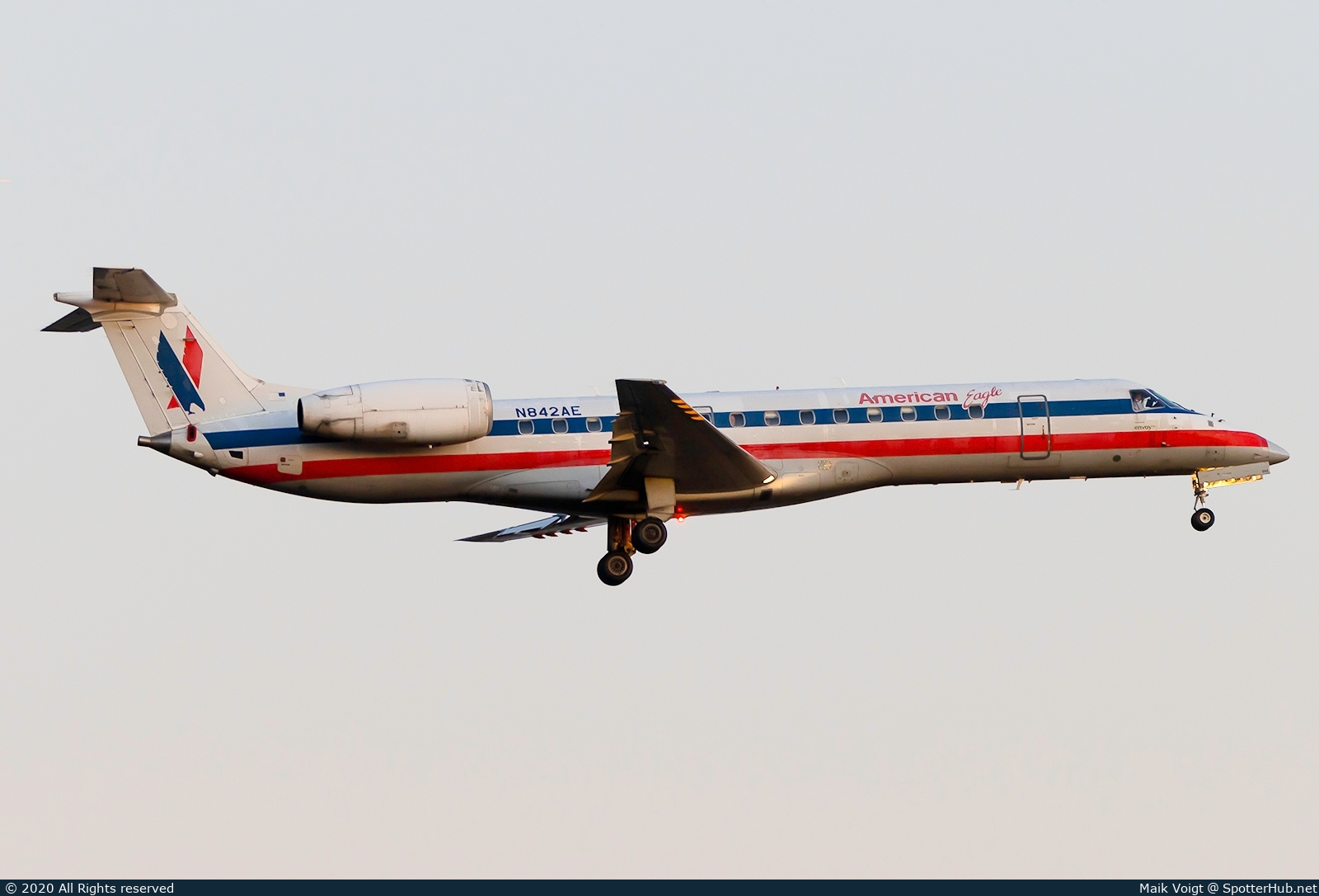 Photo of N842AE - Embraer ERJ-140LR operated by American Eagle (opb Envoy Air)