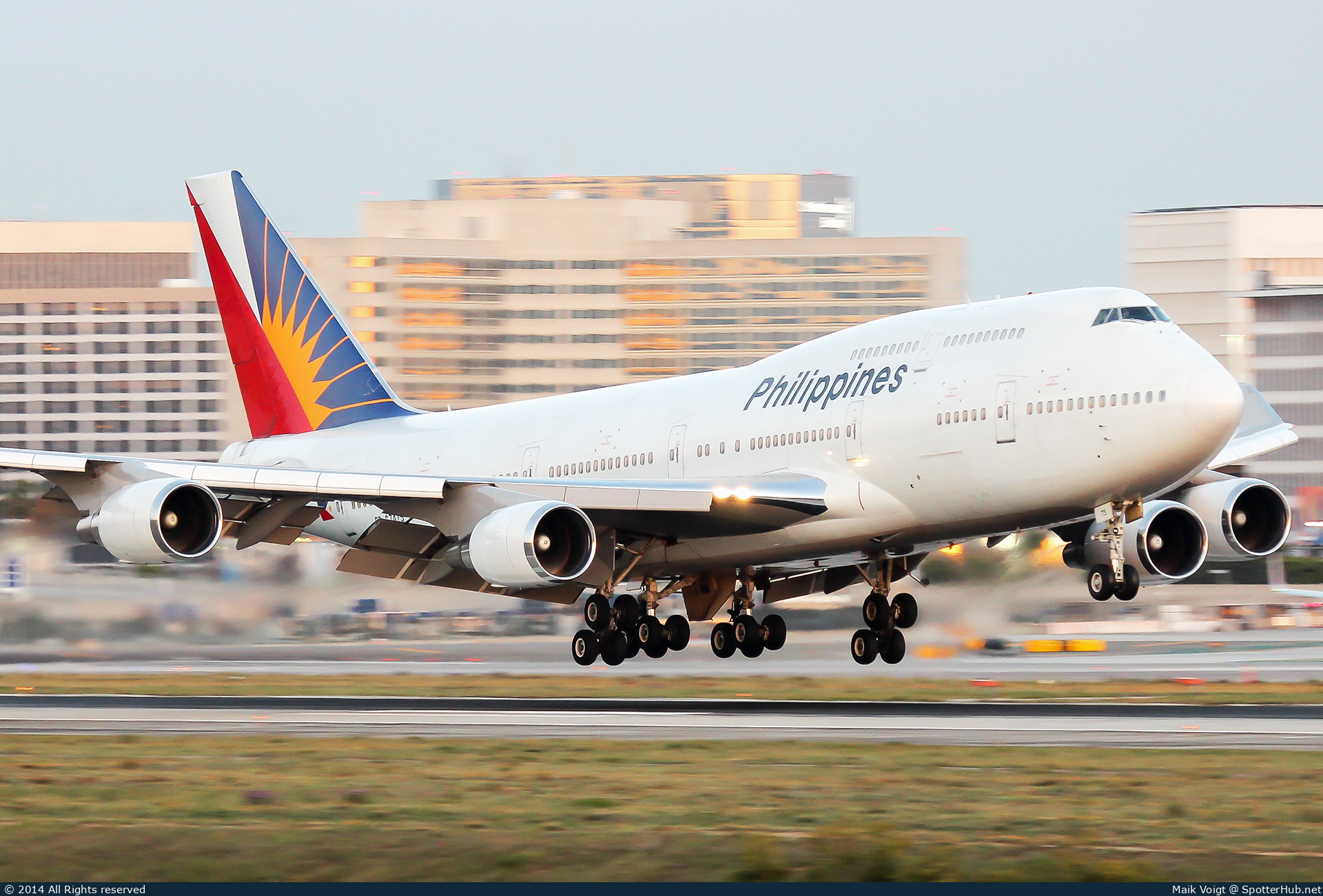 Photo of RP-C7475 - Boeing 747-469M operated by Philippine Airlines