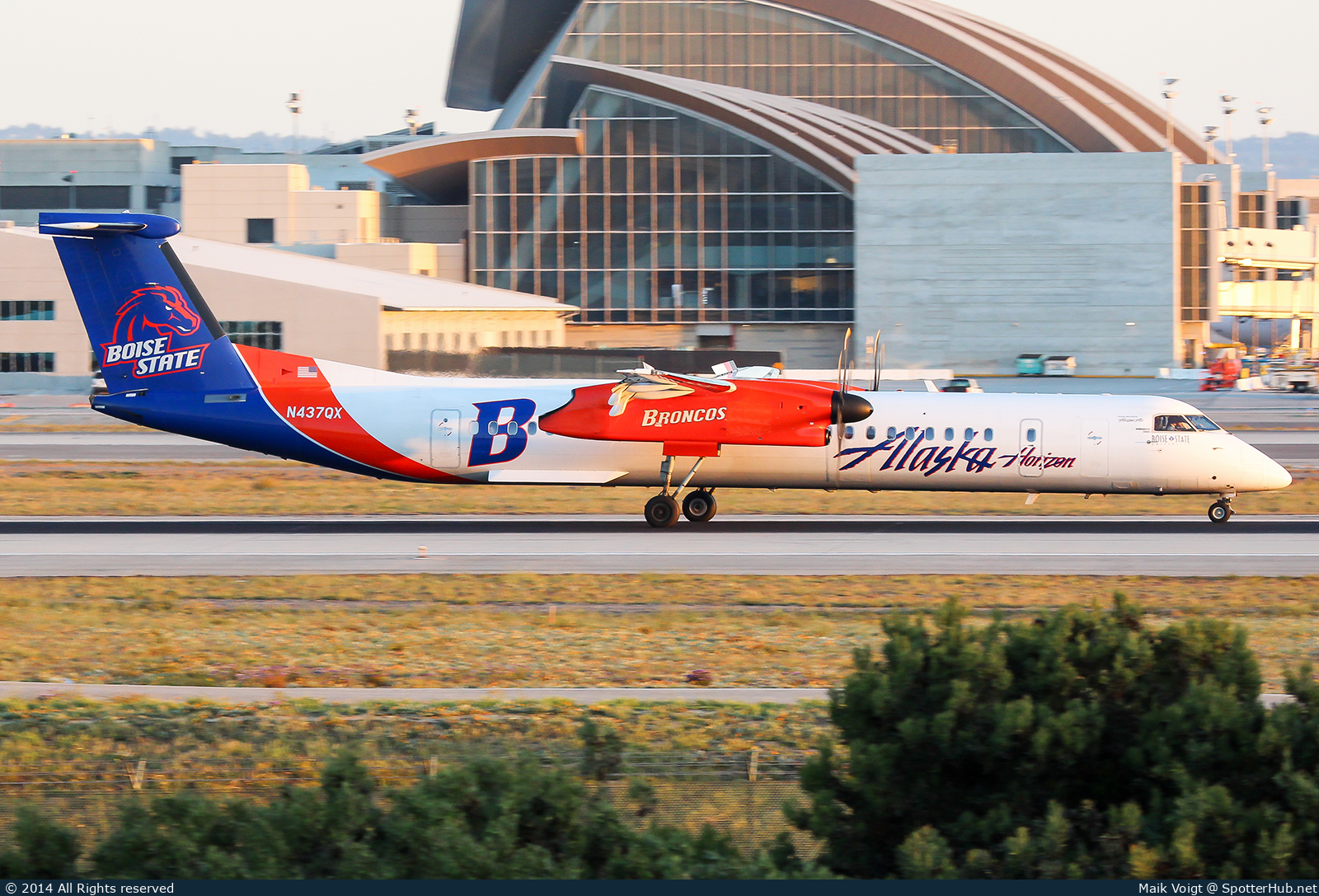 Photo of N437QX - Bombardier DHC-8-402 Dash 8 Q400 operated by Alaska Airlines (opb Horizon Air)