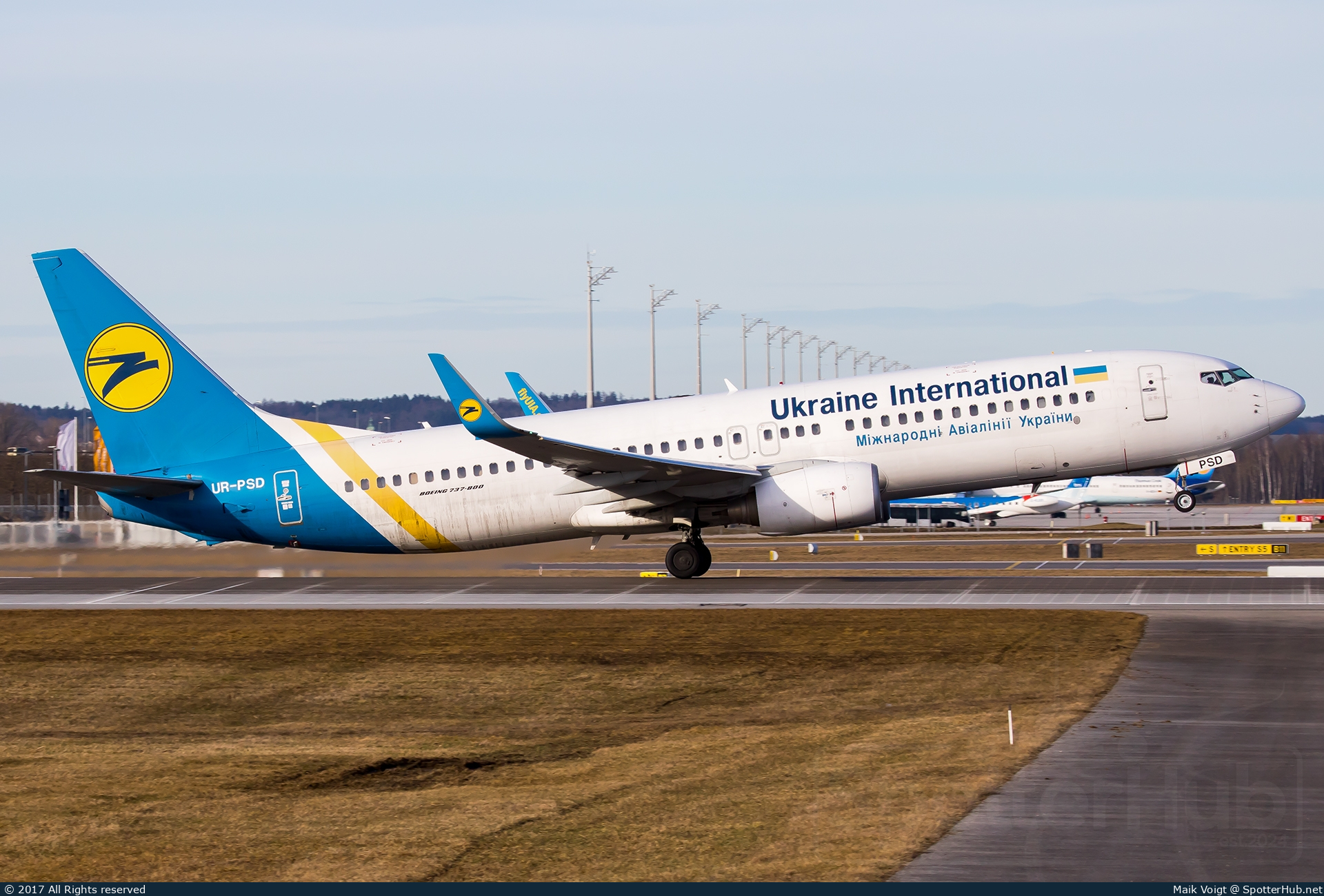 Photo of UR-PSD - Boeing 737-8HX operated by Ukraine International Airlines