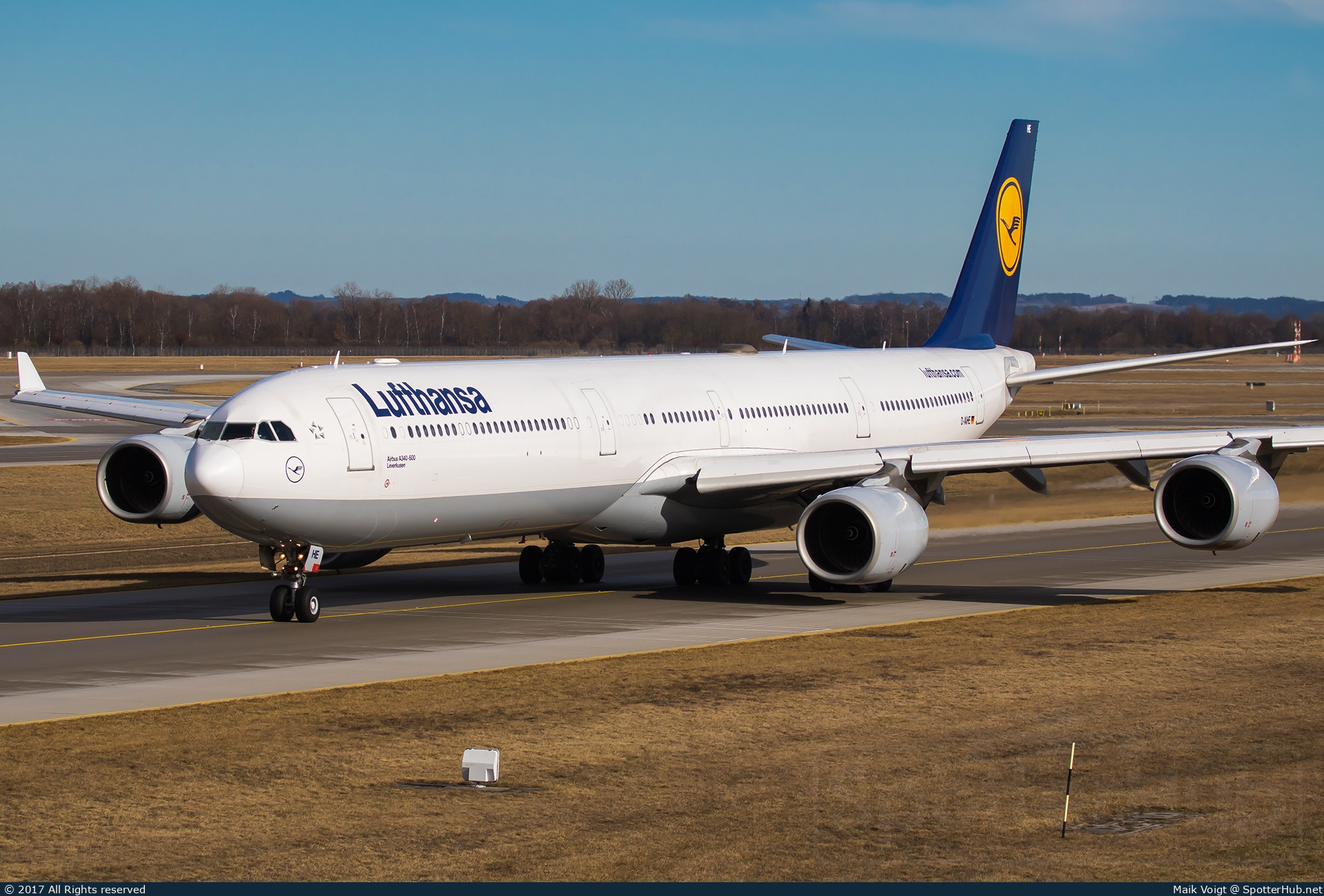 Photo of D-AIHE - Airbus A340-642 operated by Lufthansa