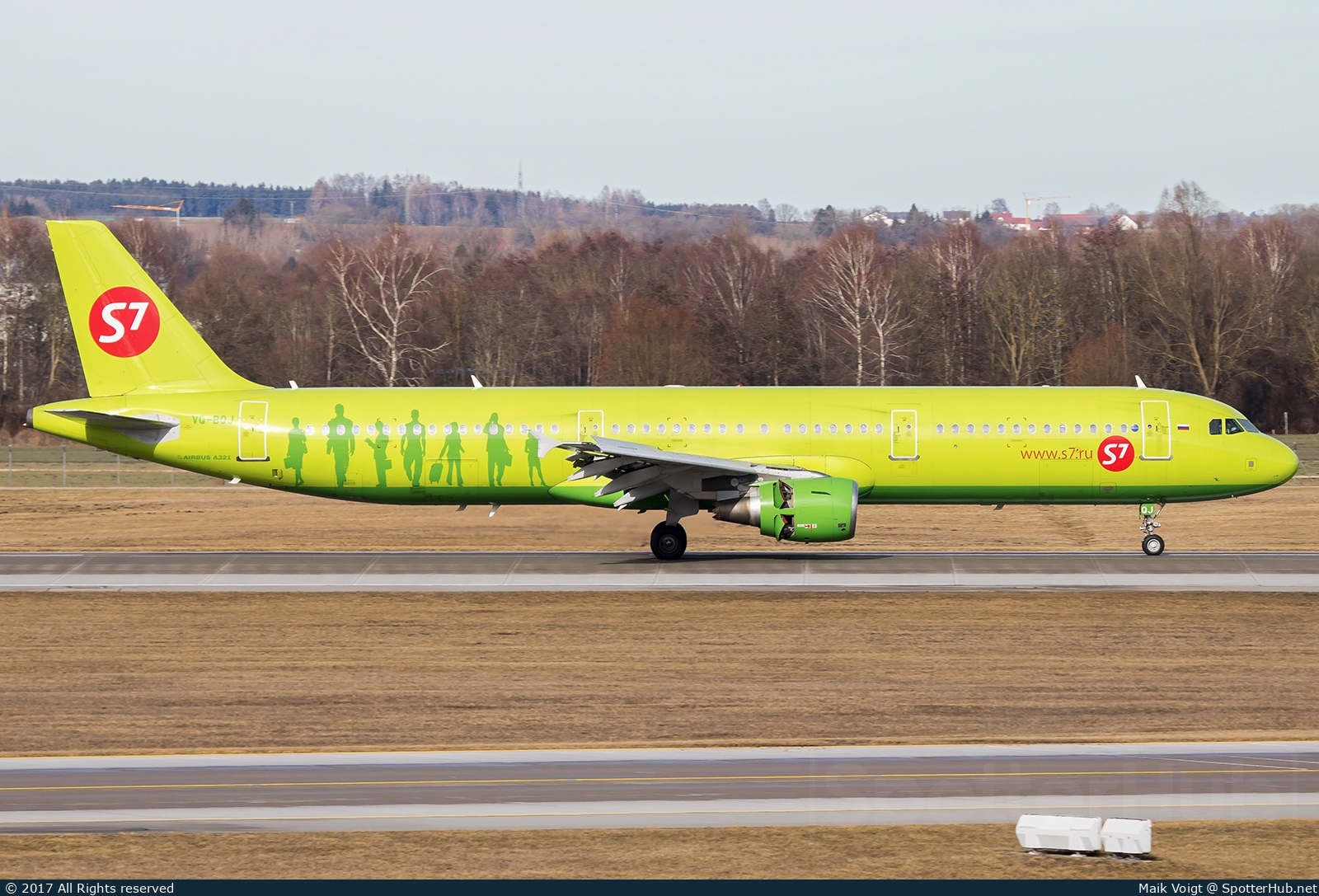 Photo of VQ-BQJ - Airbus A321-211 operated by S7 Airlines