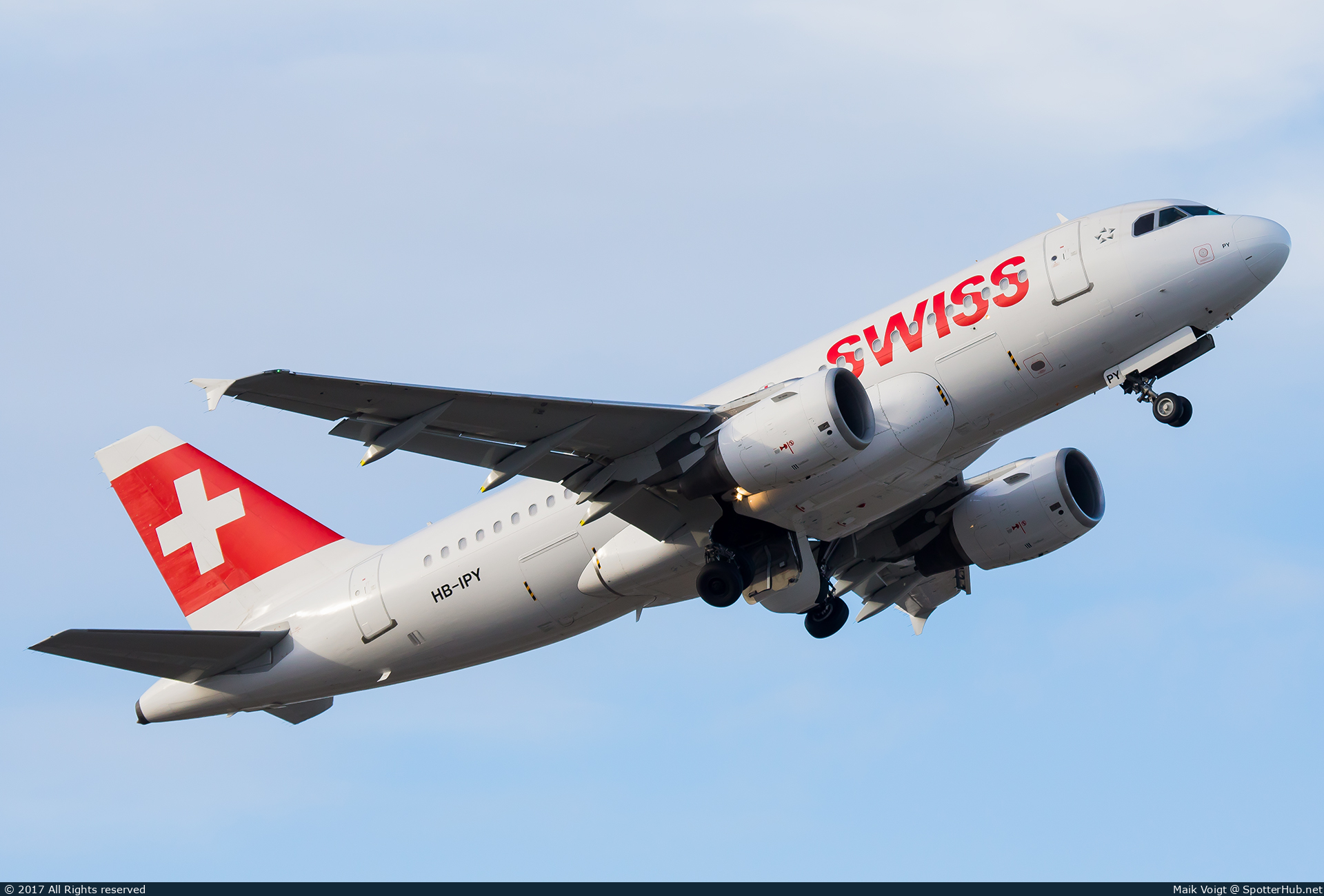 Photo of HB-IPY - Airbus A319-112 operated by Swiss International Air Lines