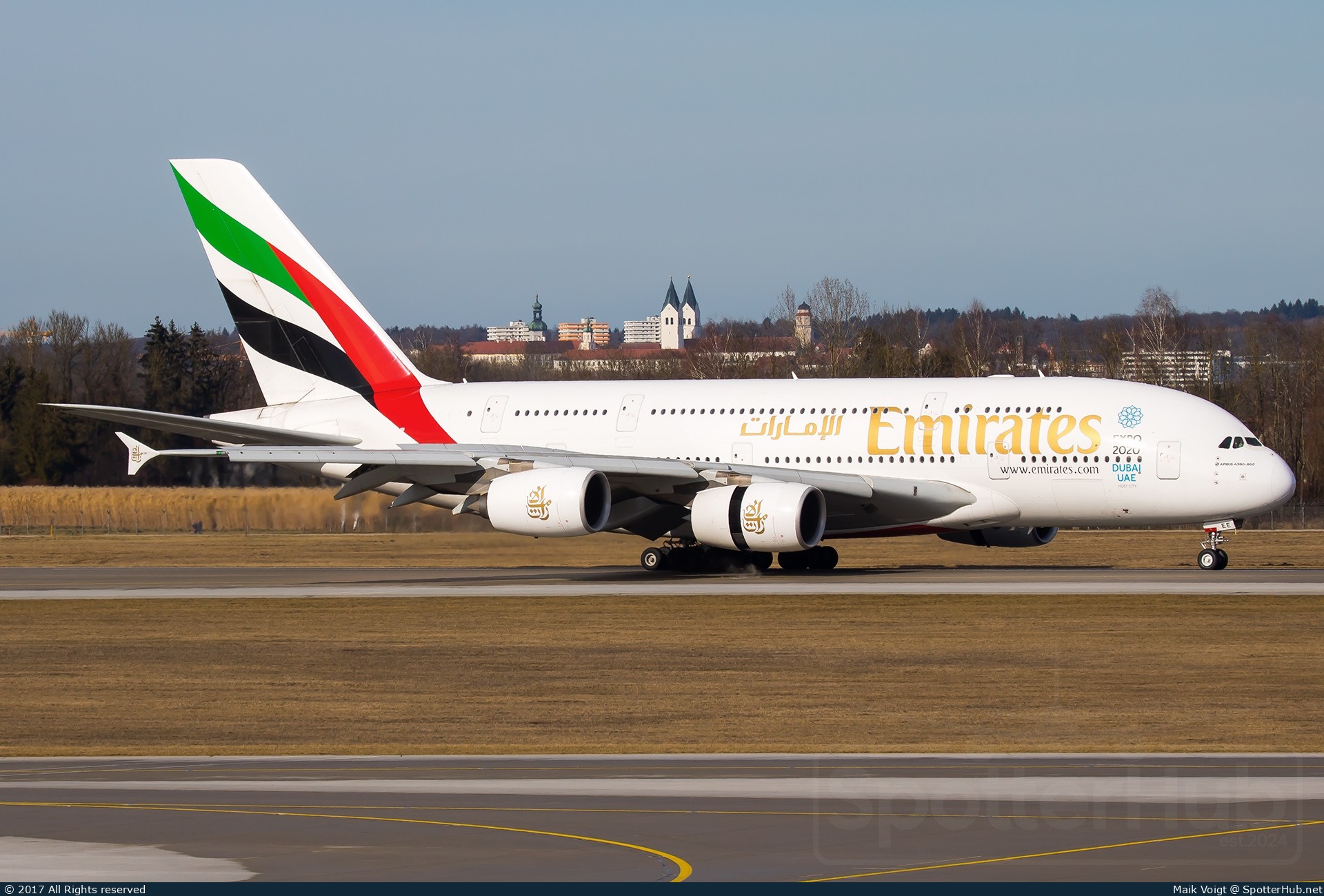 Photo of A6-EEE - Airbus A380-861 operated by Emirates