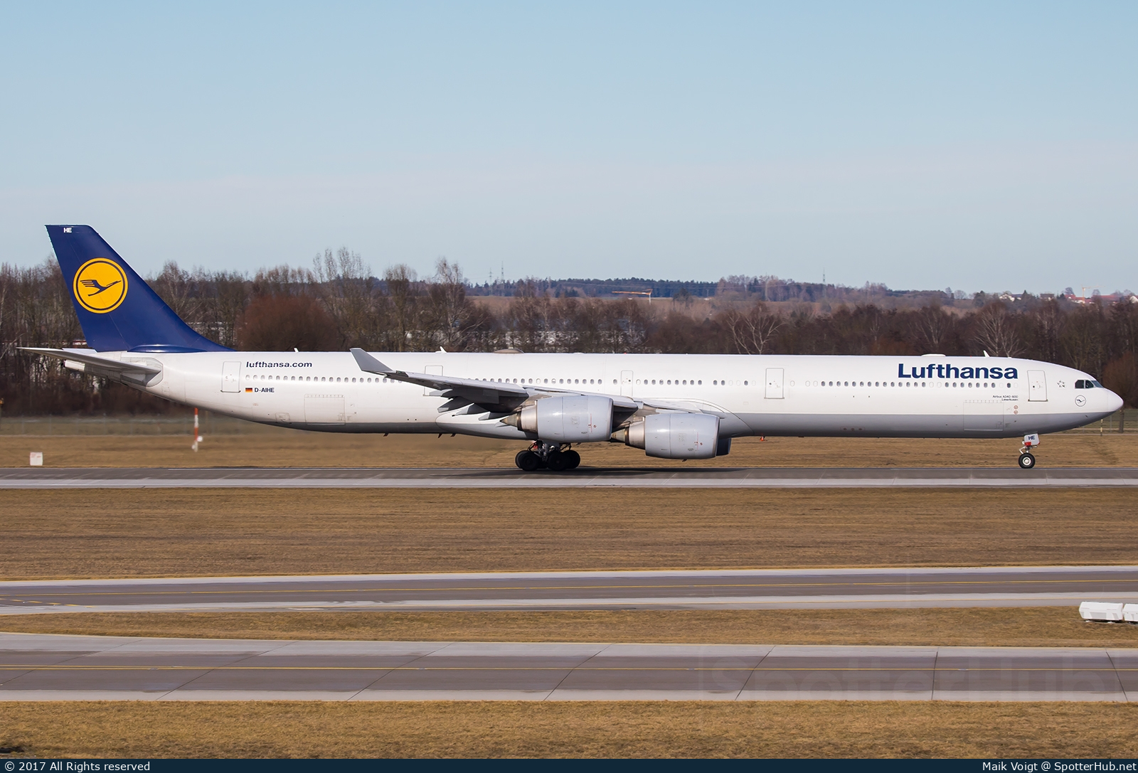 Photo of D-AIHE - Airbus A340-642 operated by Lufthansa