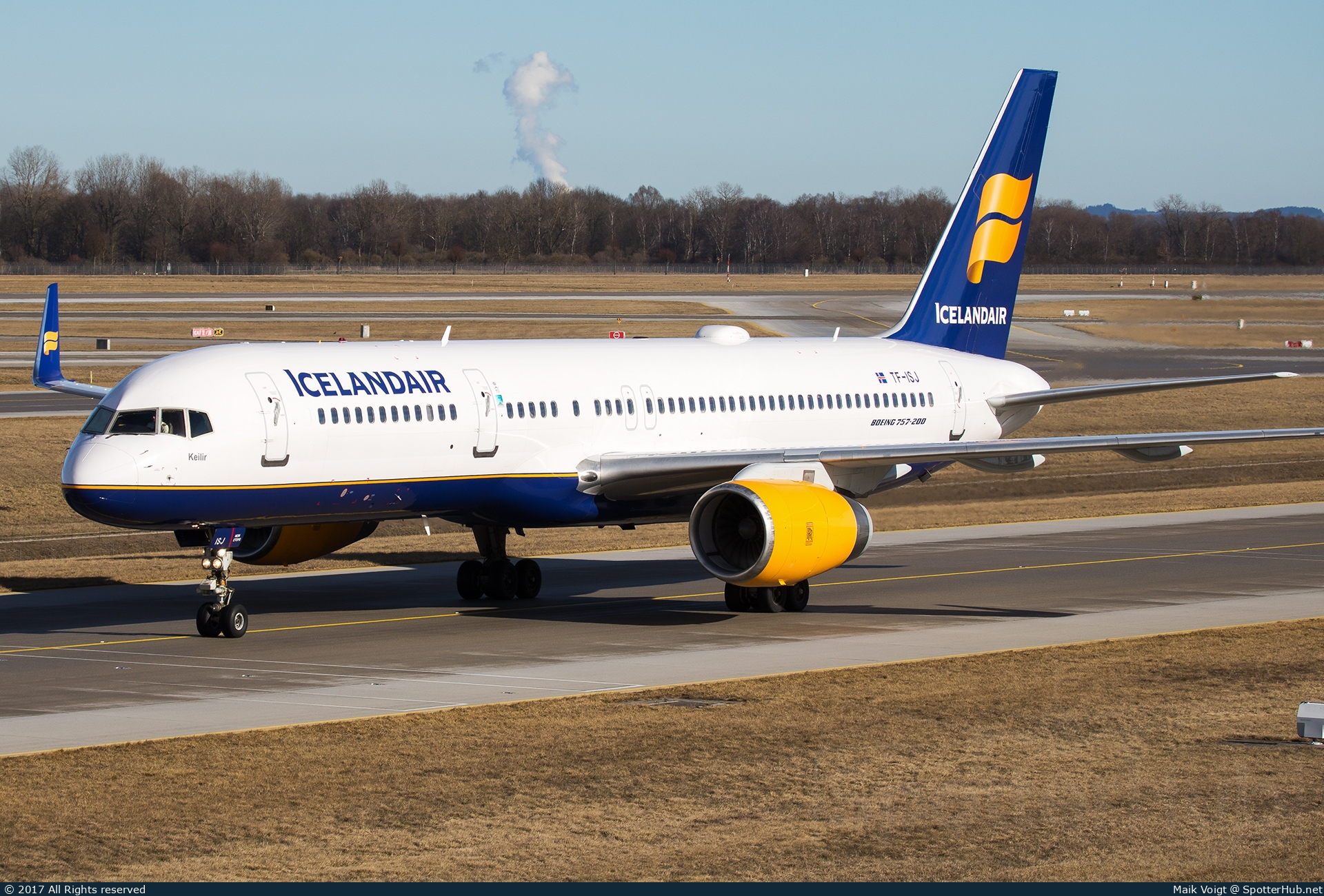 Photo of TF-ISJ - Boeing 757-256 operated by Icelandair