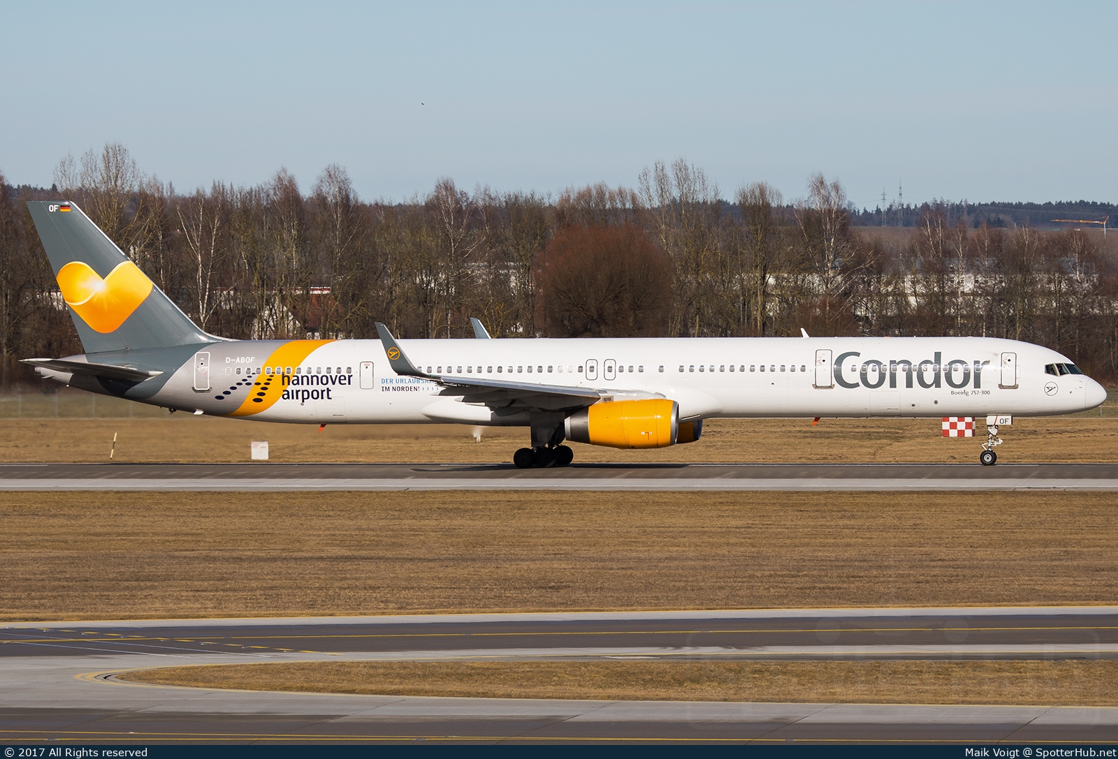 Photo of D-ABOF - Boeing 757-330 operated by Condor