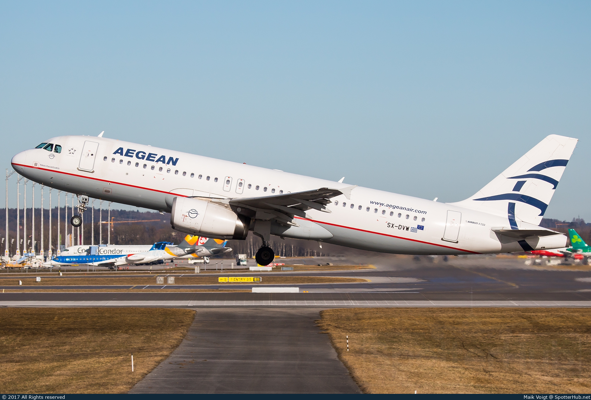 Photo of SX-DVW - Airbus A320-232 operated by Aegean Airlines
