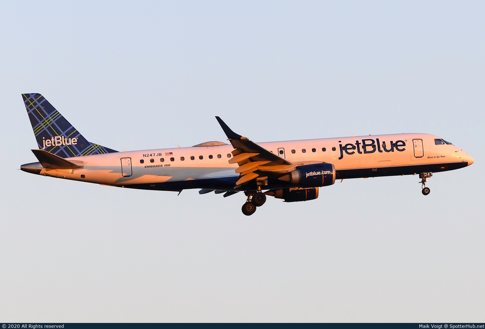Photo of N247JB - Embraer ERJ-190AR operated by jetBlue Airways