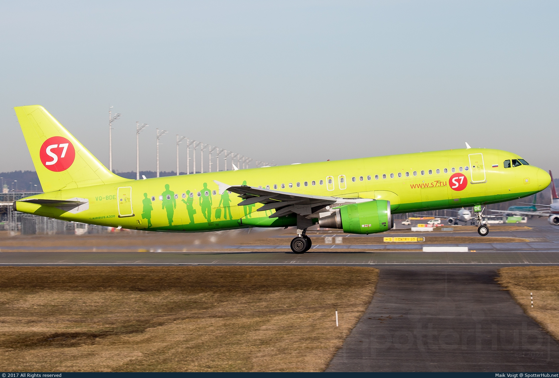 Photo of VQ-BDE - Airbus A320-214 operated by S7 Airlines