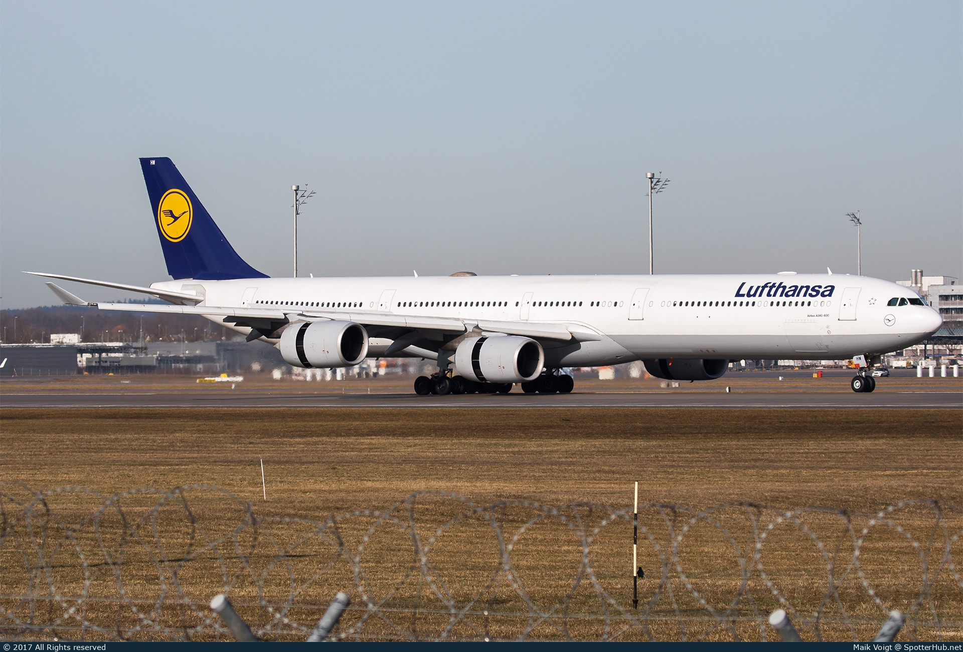 Photo of D-AIHW - Airbus A340-642 operated by Lufthansa
