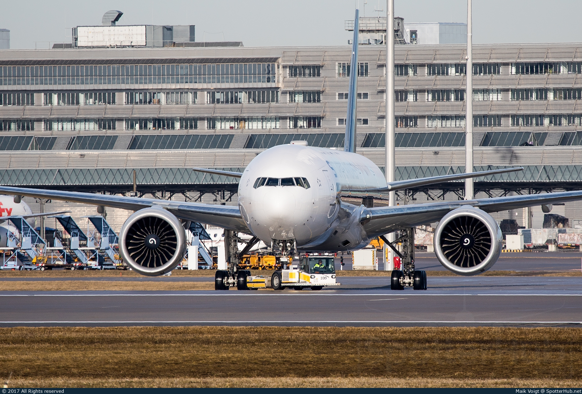 Photo of 9V-SNC - Boeing 777-312(ER) operated by Singapore Airlines