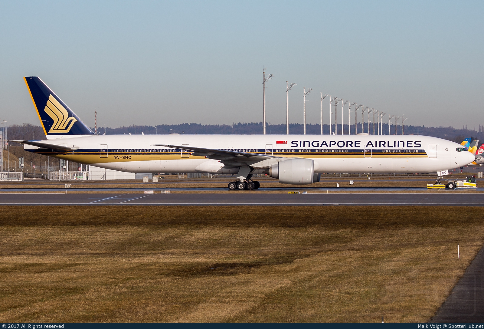 Photo of 9V-SNC - Boeing 777-312(ER) operated by Singapore Airlines